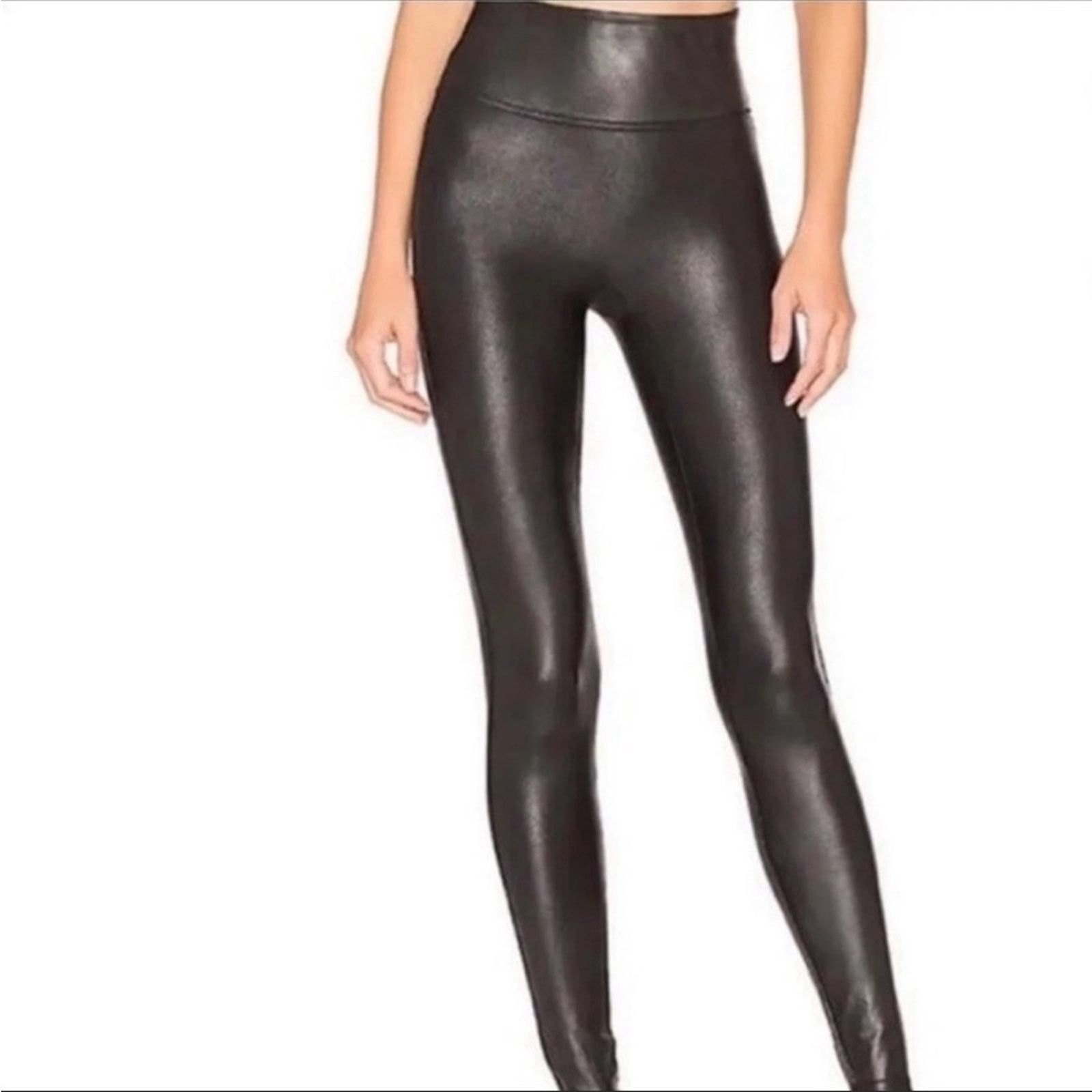 Spanx Spanx Black Faux Leather Smooth Mid Rise Leggings Size M Size 25" / US 0 / IT 36 - 1 Thumbnail