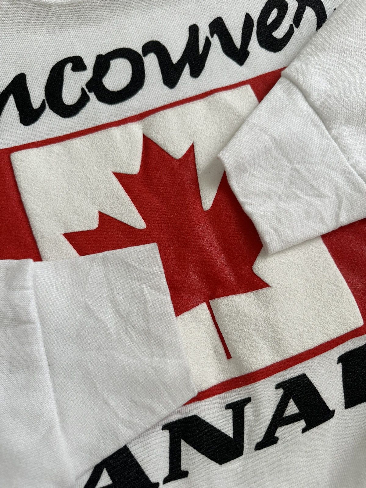 Vintage Vintage 90s Vancouver Canada Maple Leaf Flag Crewneck Size US XL / EU 56 / 4 - 3 Thumbnail