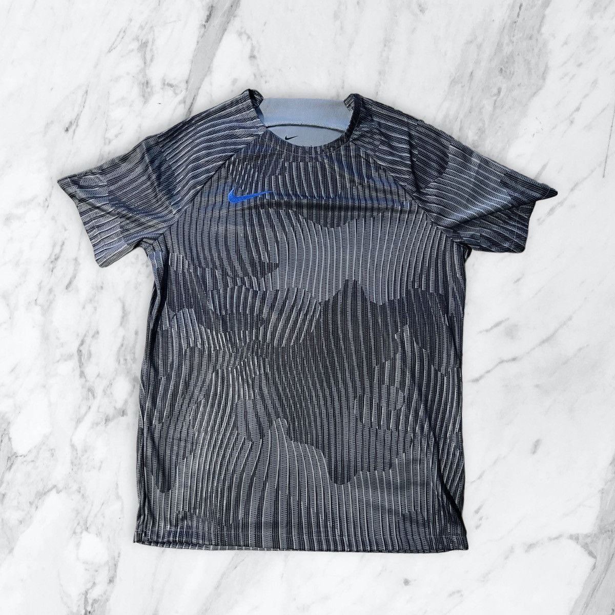 Nike Nike Academy All Over Print T-Shirt Size US L / EU 52-54 / 3 - 1 Thumbnail