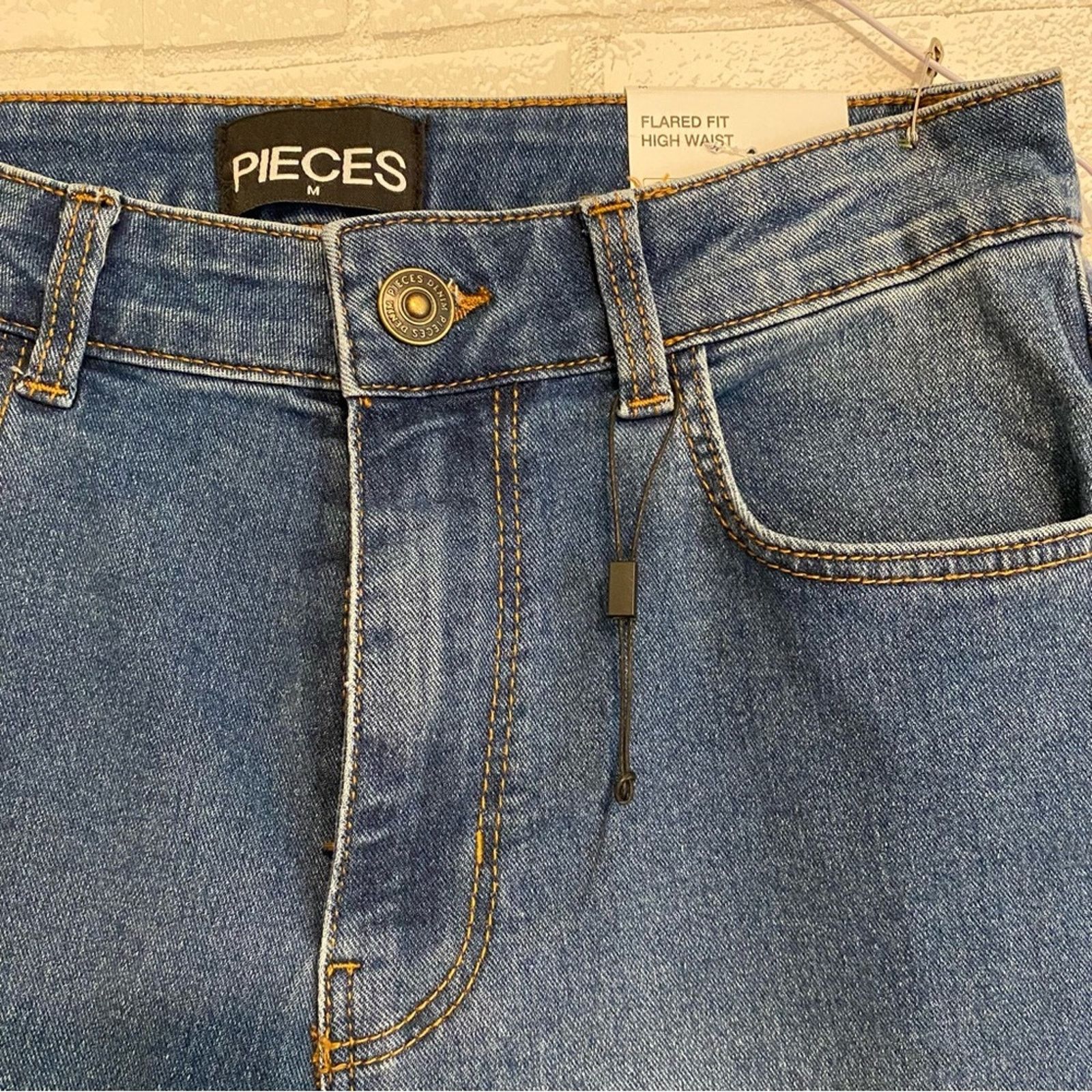 Pieces Uniques NWT $70 Pieces UK Denim Flare Fit High Waist Jeans MED NEW Size 28" / US 6 / IT 42 - 6 Thumbnail