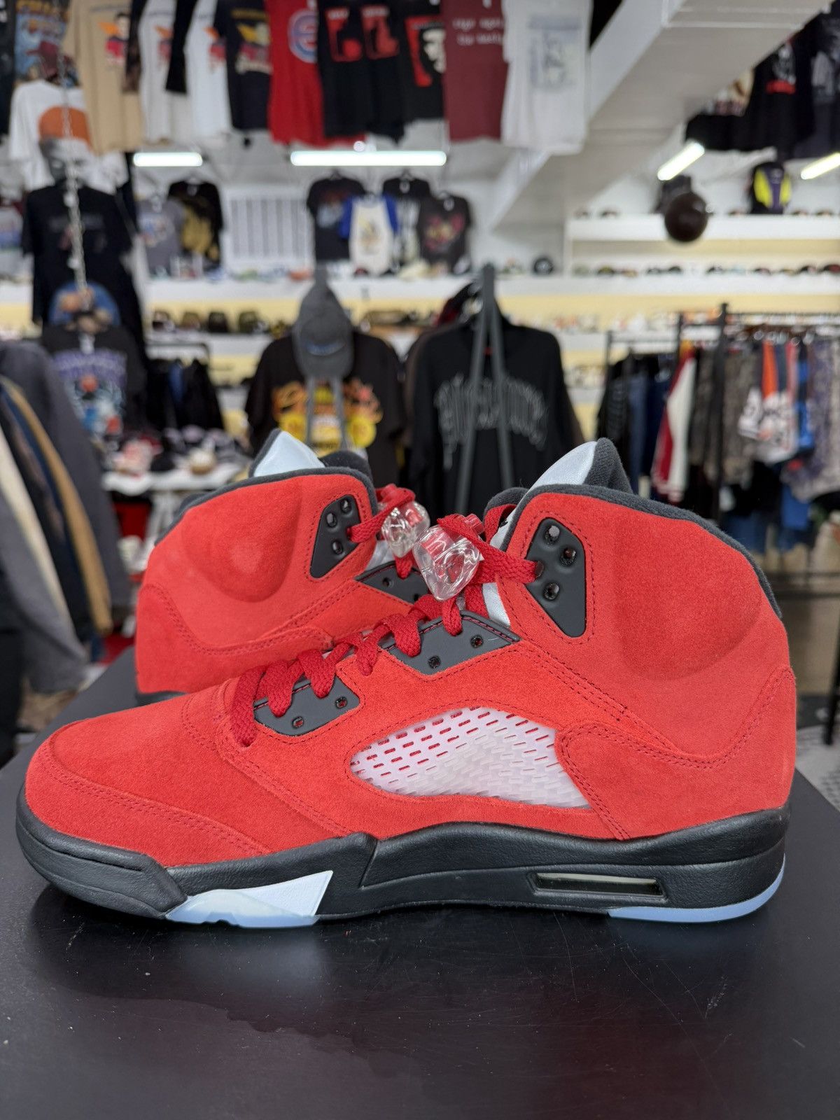 Jordan Brand Air Jordan 5 Raging Bull Red Size 10 Size US 10 / EU 43 - 4 Thumbnail