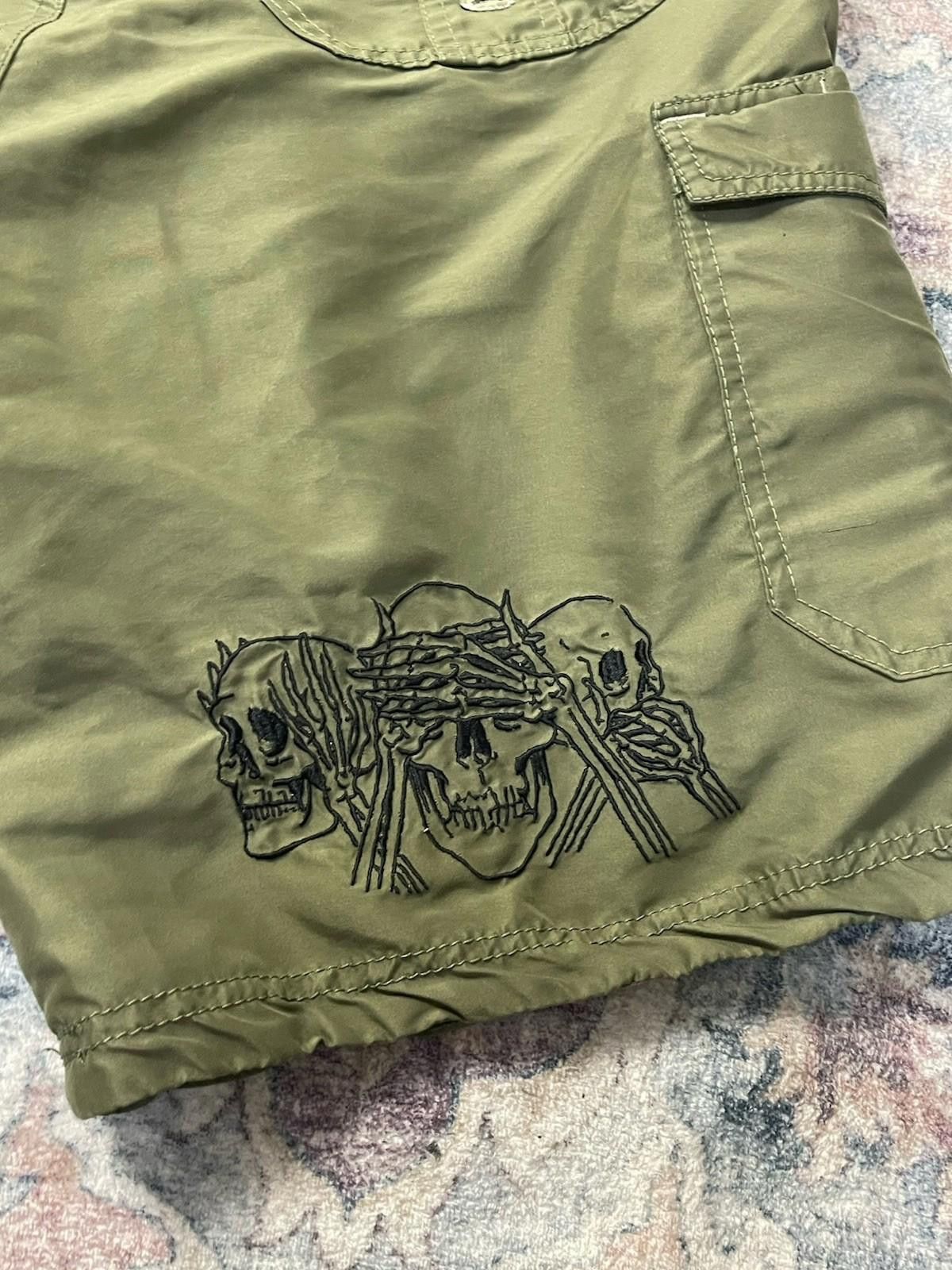 JNCO Vintage PACO Jean Shorts Sz38 Embroidered Skull Y2K Grunge Size US 38 / EU 54 - 6 Thumbnail
