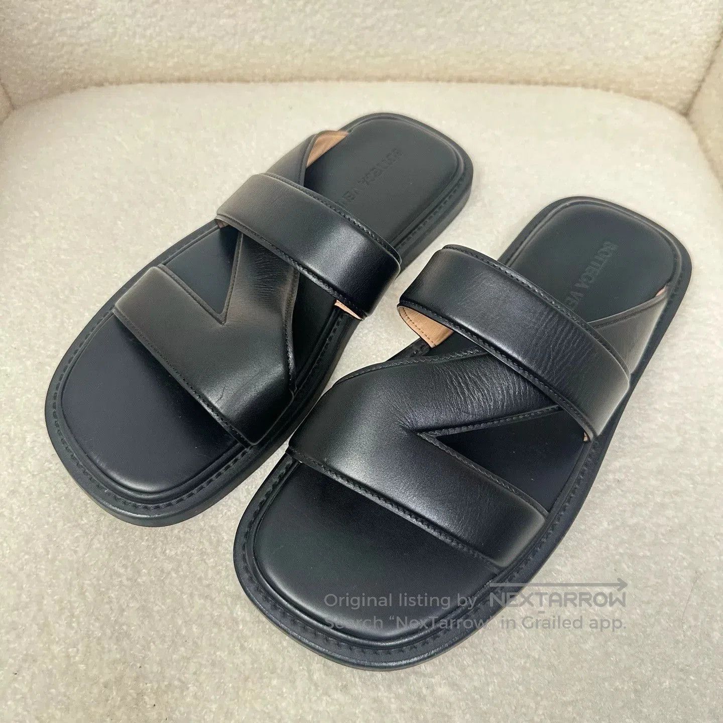 Bottega Veneta Bottega Veneta Men's Leather Slippers. Size US 9 / EU 42 - 2 Thumbnail