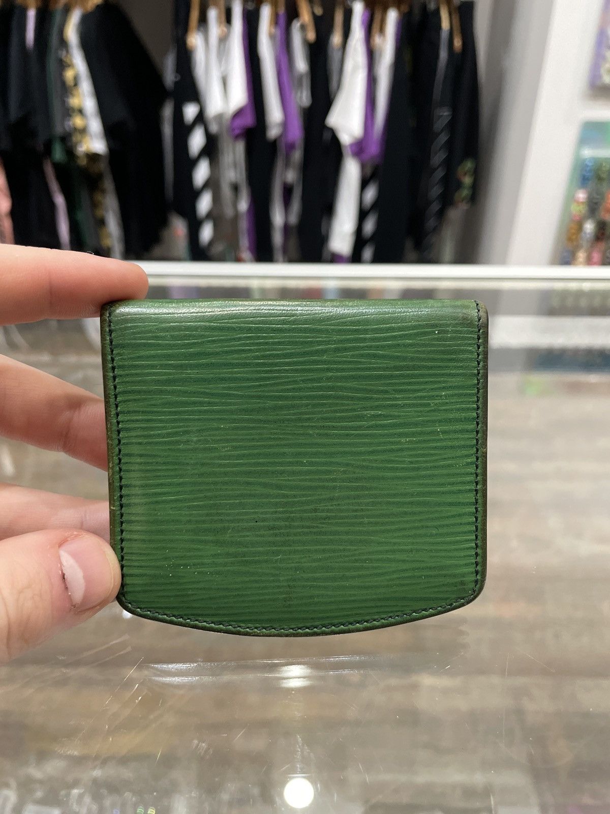 Louis Vuitton Louis Vuitton Green Epi Coin Pouch Size ONE SIZE - 3 Thumbnail