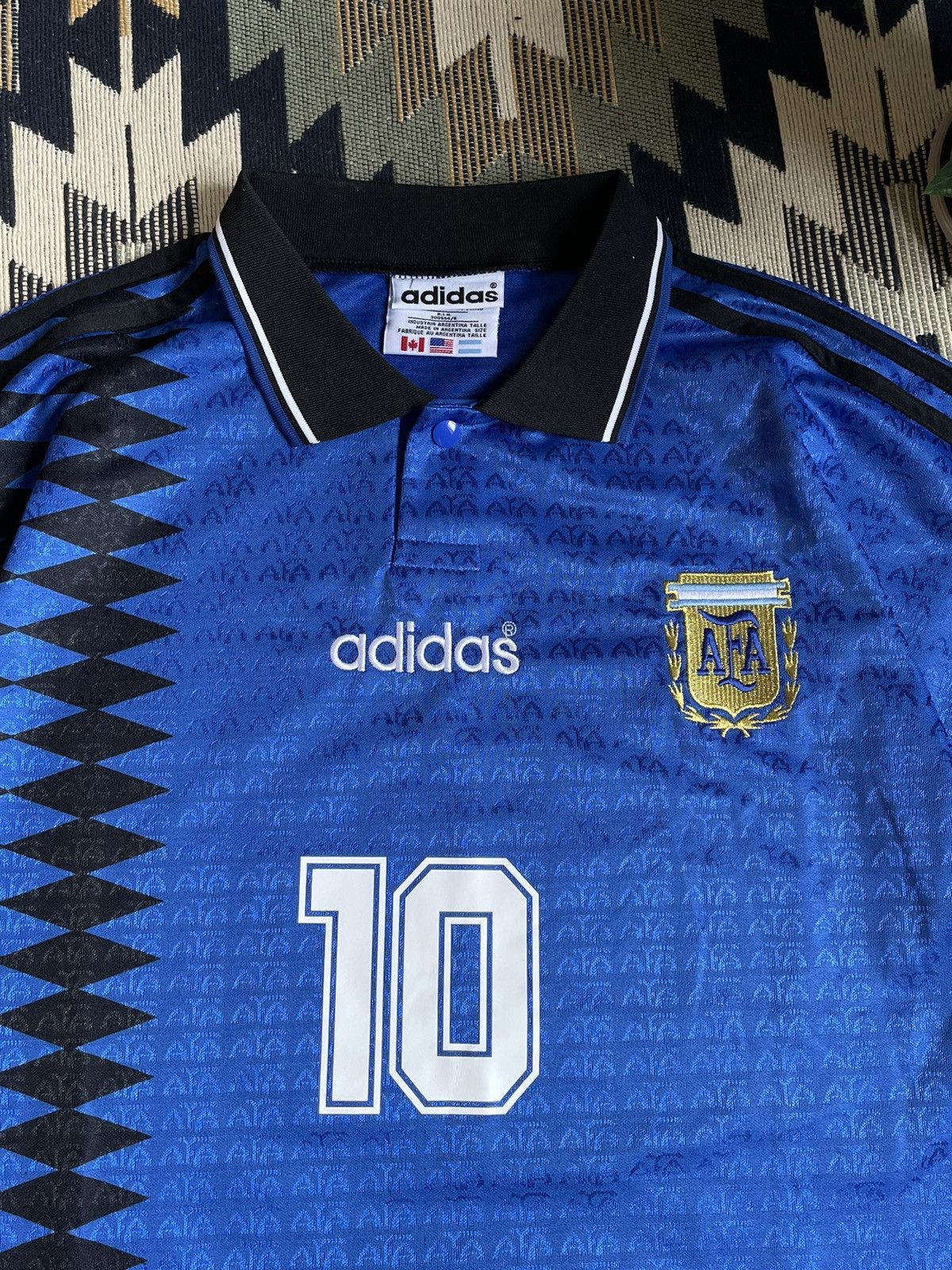 Vintage Vintage Adidas Maradona 10 Argentina 1994 Retro Jersey Size US L / EU 52-54 / 3 - 10 Thumbnail