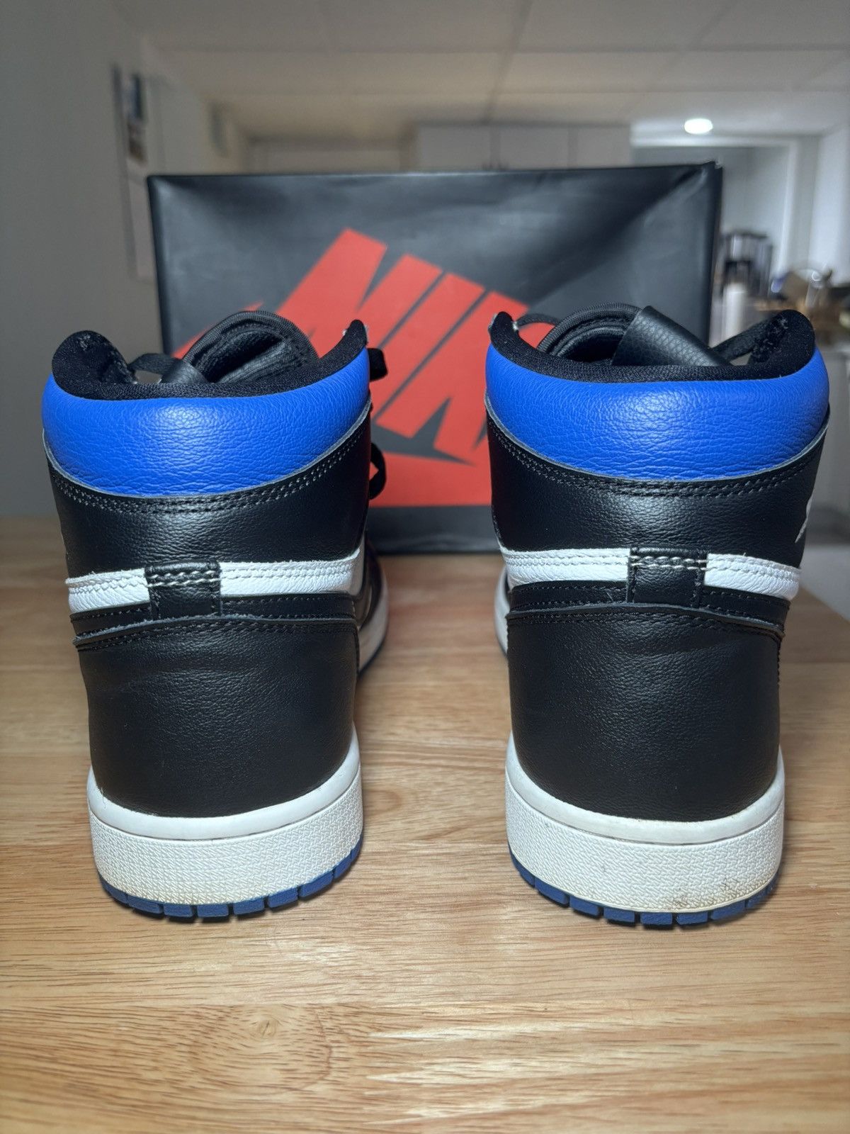 Jordan Brand × Nike Nike Air Jordan 1 Retro High OG “Royal Toe” Size 10.5 Size US 10.5 / EU 43-44 - 6 Thumbnail