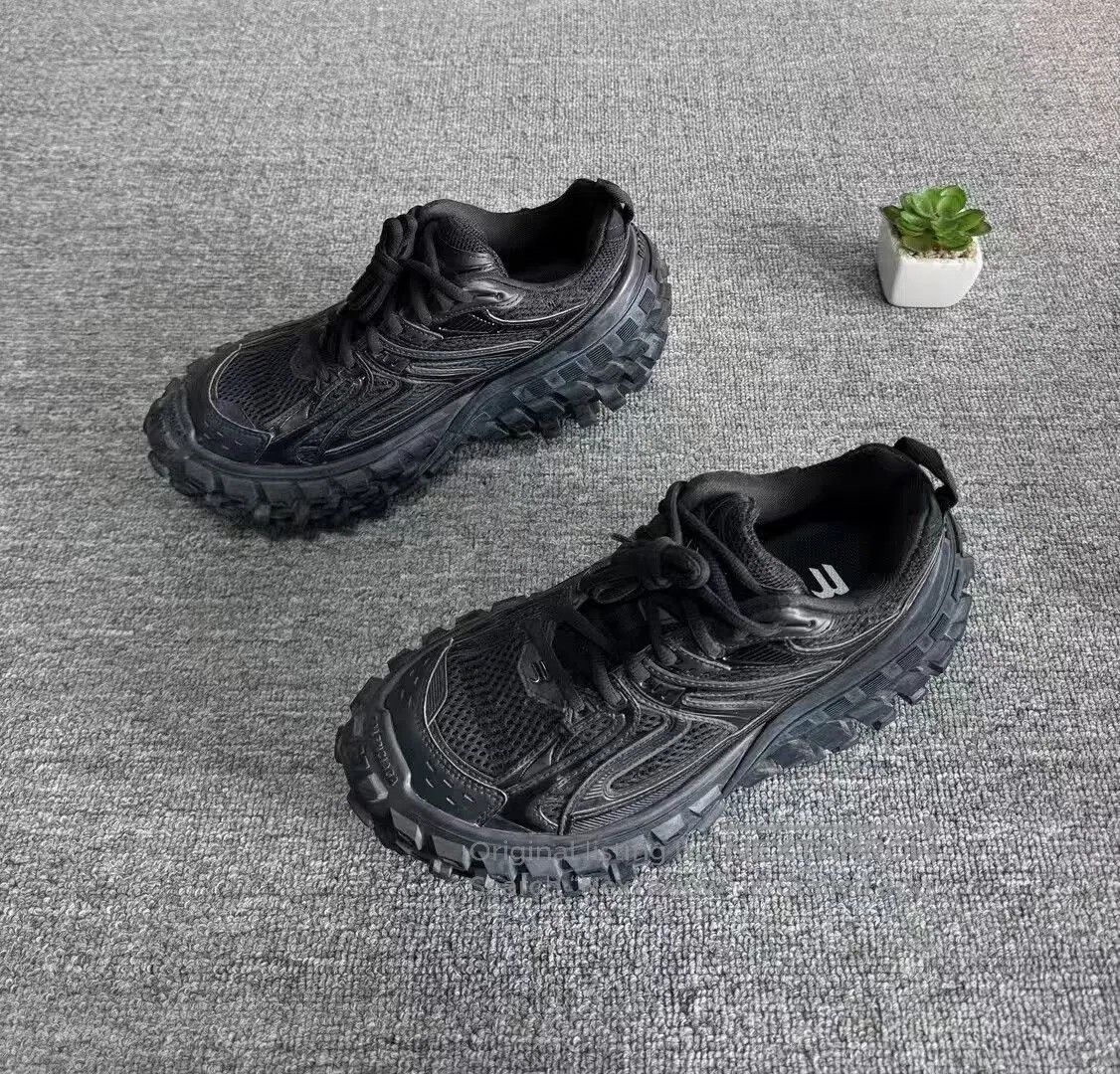 Balenciaga Balenciaga Tire Sneakers Size 37. Size US 6 / EU 39 - 1 Thumbnail