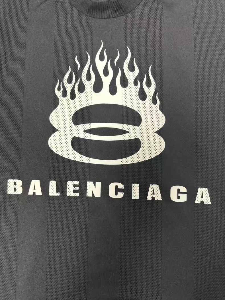 Balenciaga Balenciaga Burning Unity Oversized TShirt Black-2506 Size US L / EU 52-54 / 3 - 3 Thumbnail