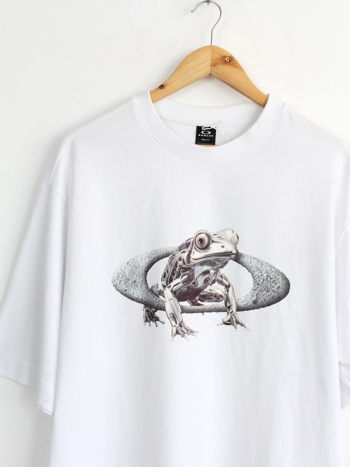 Oakley NWT Oakley Frog Graphic T-shirt Size US L / EU 52-54 / 3 - 3 Thumbnail