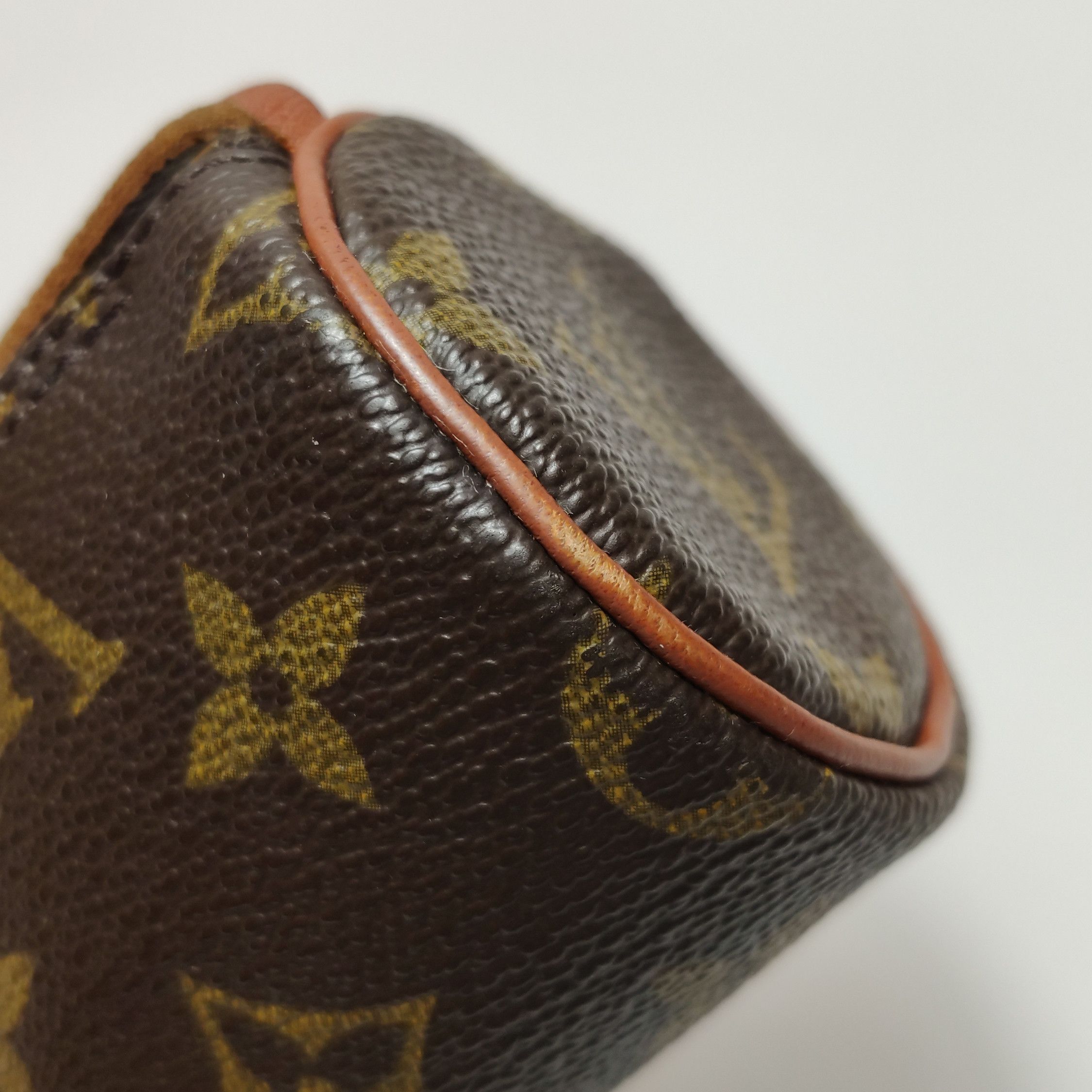 Louis Vuitton Louis Vuitton (LV) Papillon Mini Cowhide Monogram Print Vin Size ONE SIZE - 8 Thumbnail