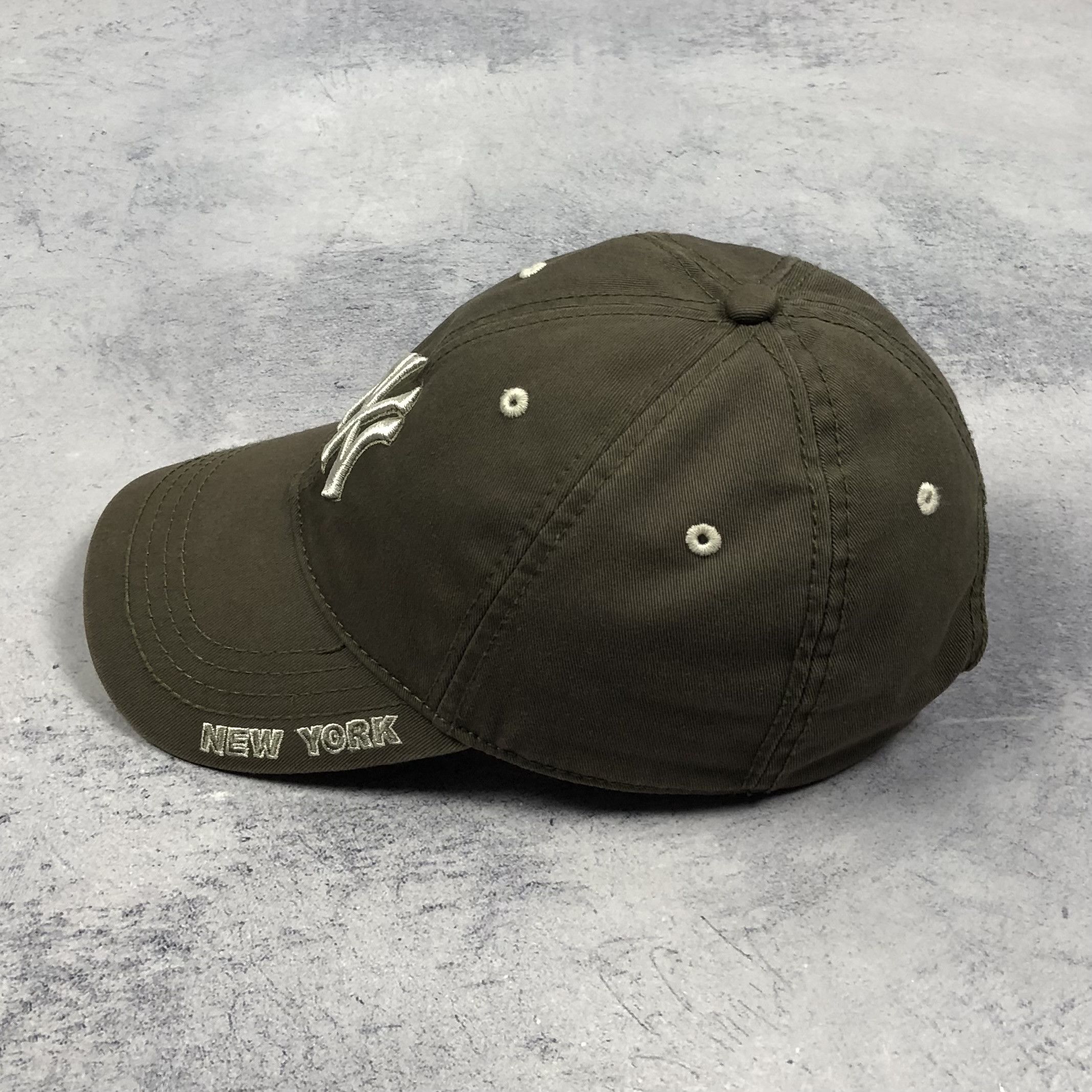 New York Yankees Vintage MLB New York Yankees Cap Size ONE SIZE - 4 Thumbnail