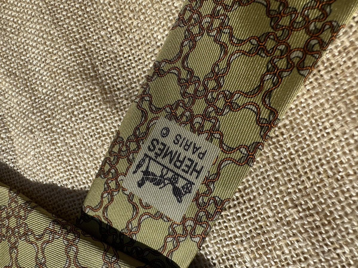 Hermes Gorgeous Hermes Patterned Luxury Tie Silk Handmade Size ONE SIZE - 3 Thumbnail