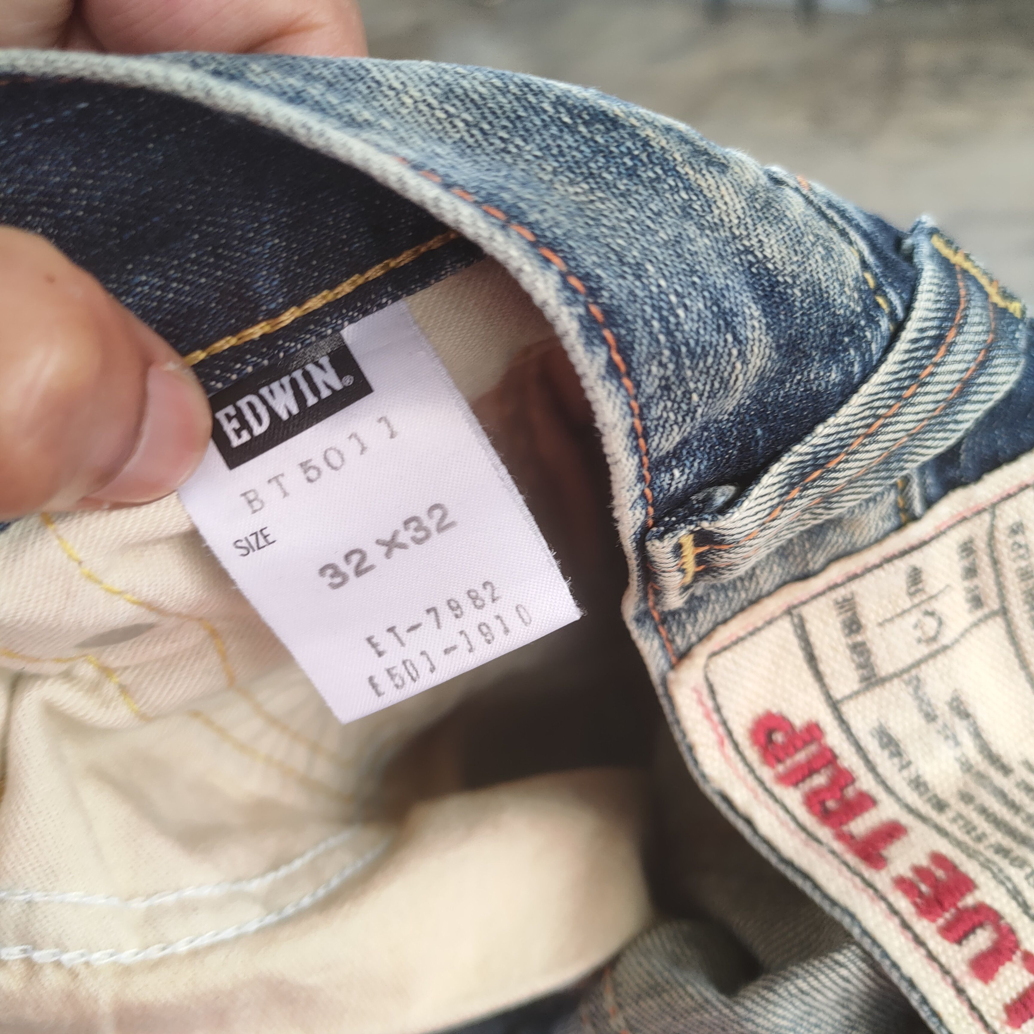 Edwin W33 EDWIN VINTAGE FADED DISTRESSED FLARE JEANS PANTS Size US 33 - 10 Thumbnail