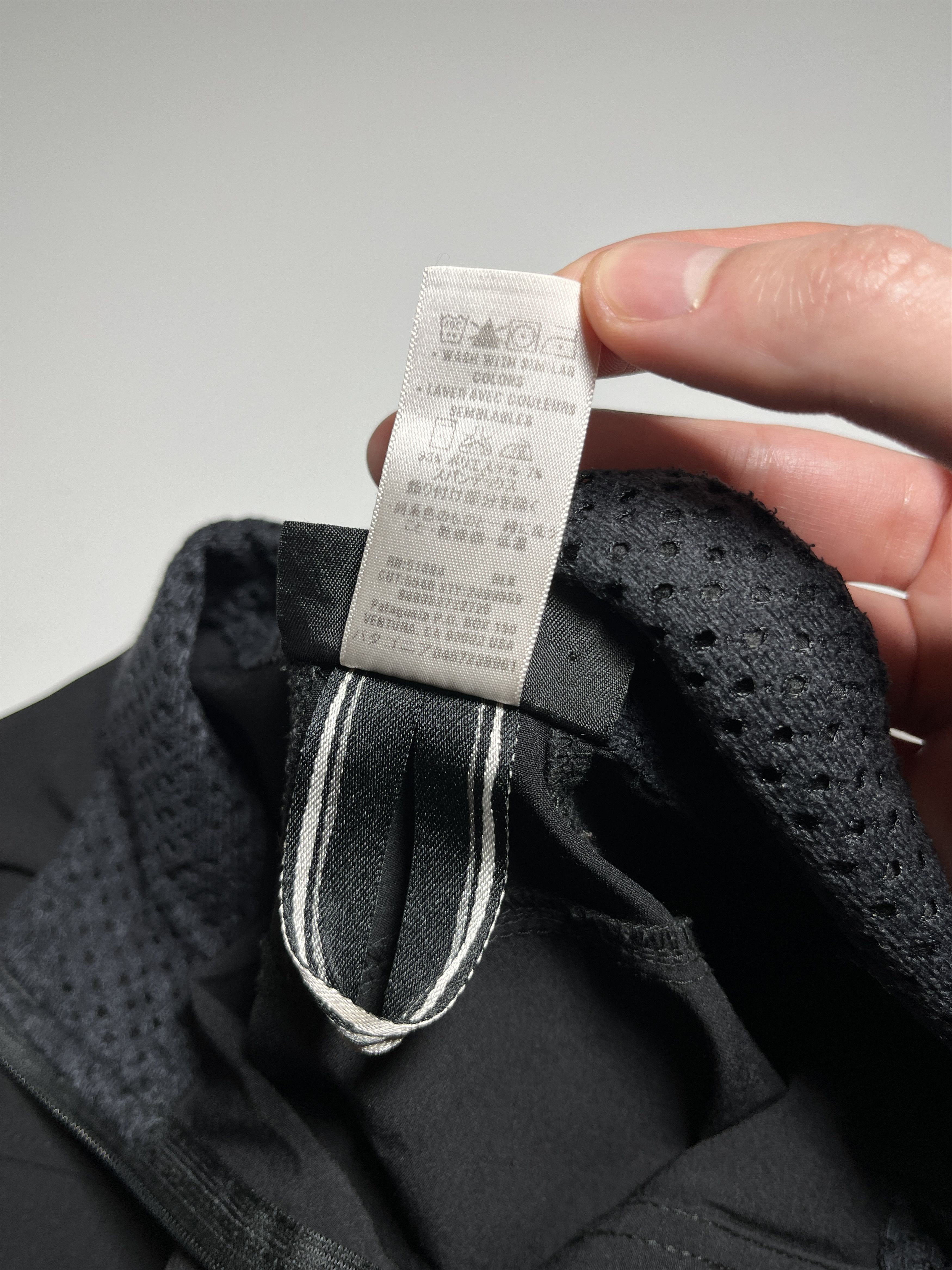 Patagonia Patagonia Reflective Logos Black Lightweight Running Jacket Size US XL / EU 56 / 4 - 16 Thumbnail