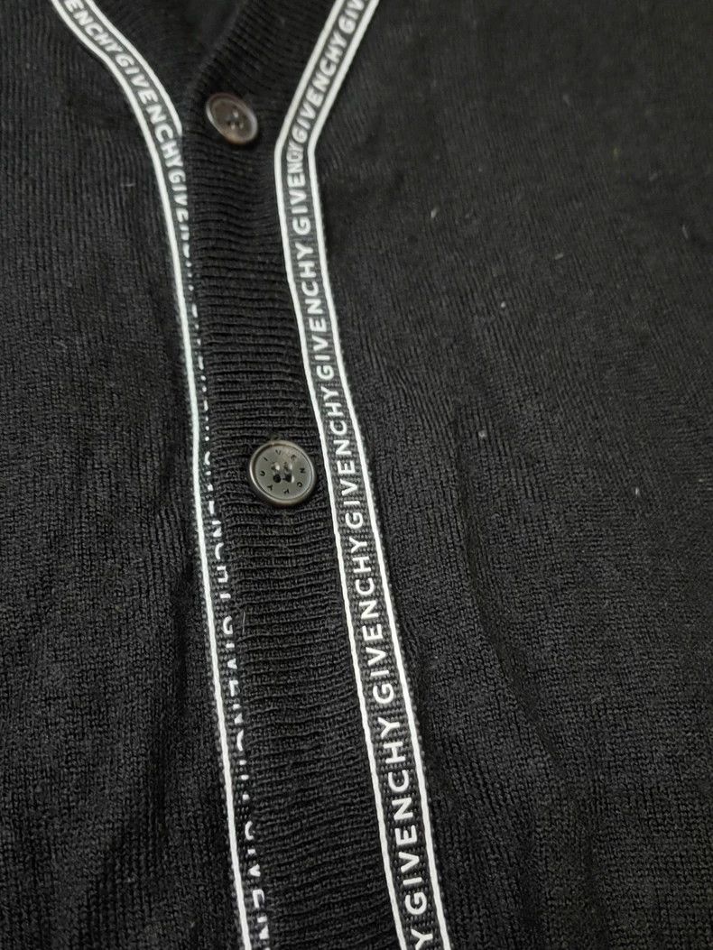 Givenchy Givenchy Black Letter Cardigan, Size XL Size US XL / EU 56 / 4 - 3 Thumbnail