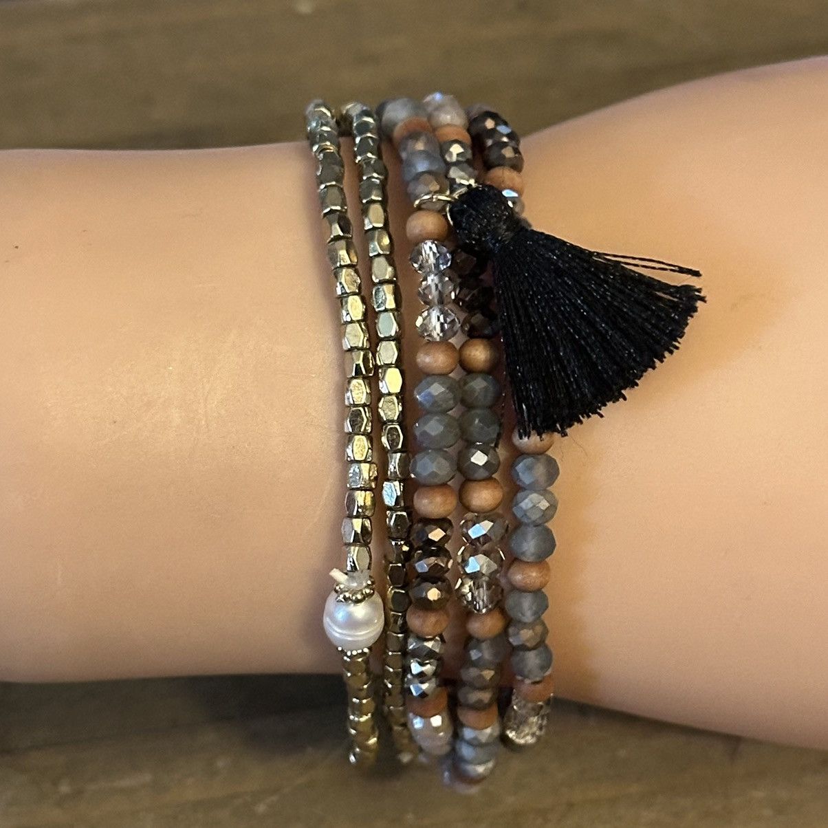 Other Frenzy glass bead tassel stretch bracelets Size ONE SIZE - 3 Thumbnail