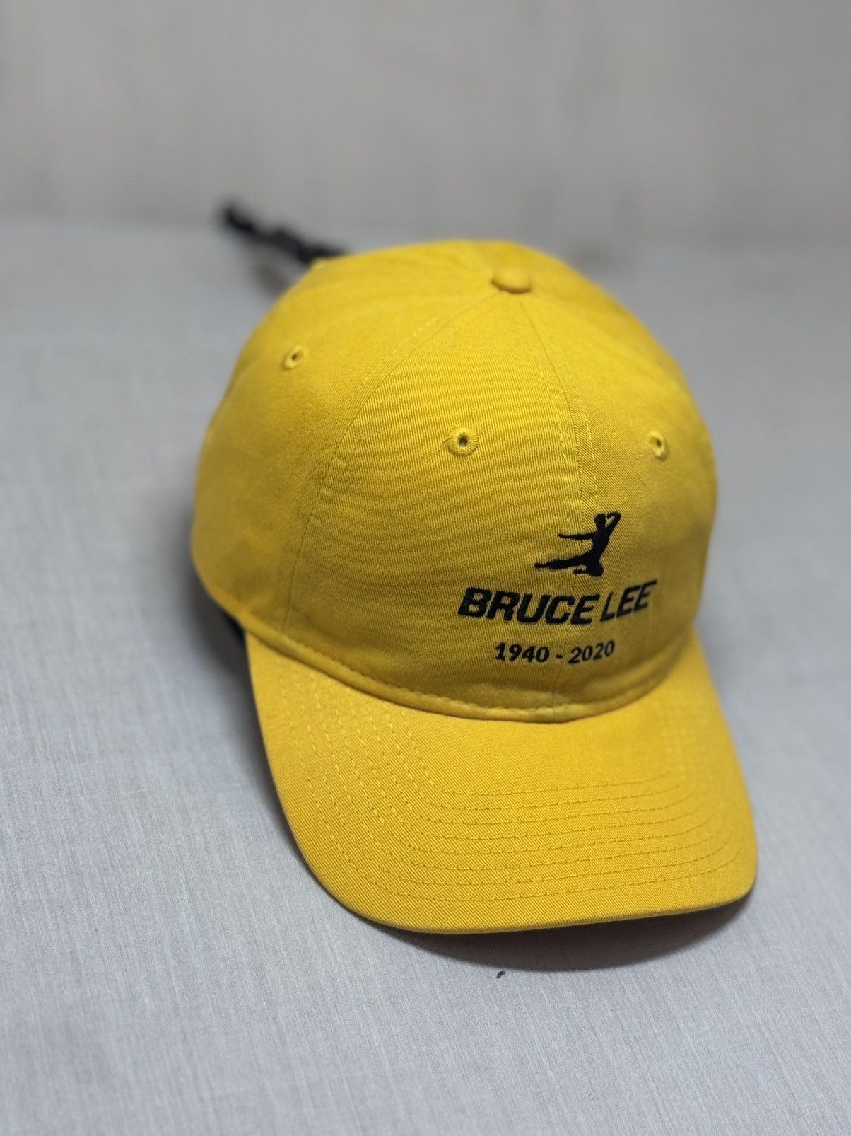 New Era yellow baseball cap featuring a Bruce Lee 1940s Size ONE SIZE - 2 Thumbnail