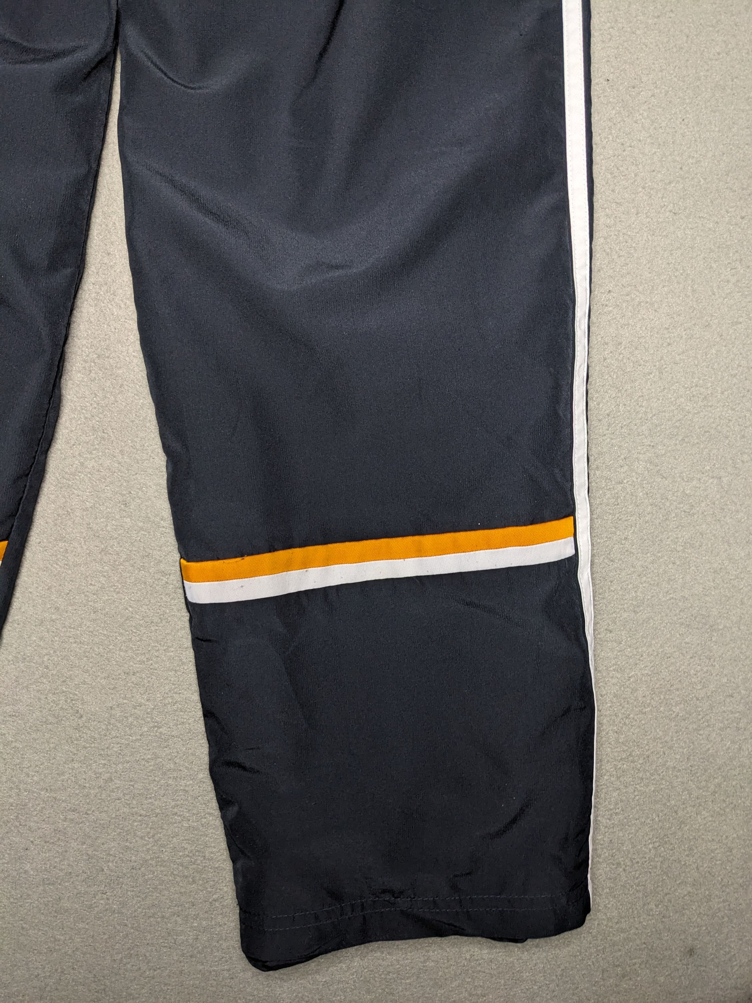 Adidas Adidas Real Madrid Track Pants Medium Soccer Football Y2K Size US 30 / EU 46 - 5 Thumbnail