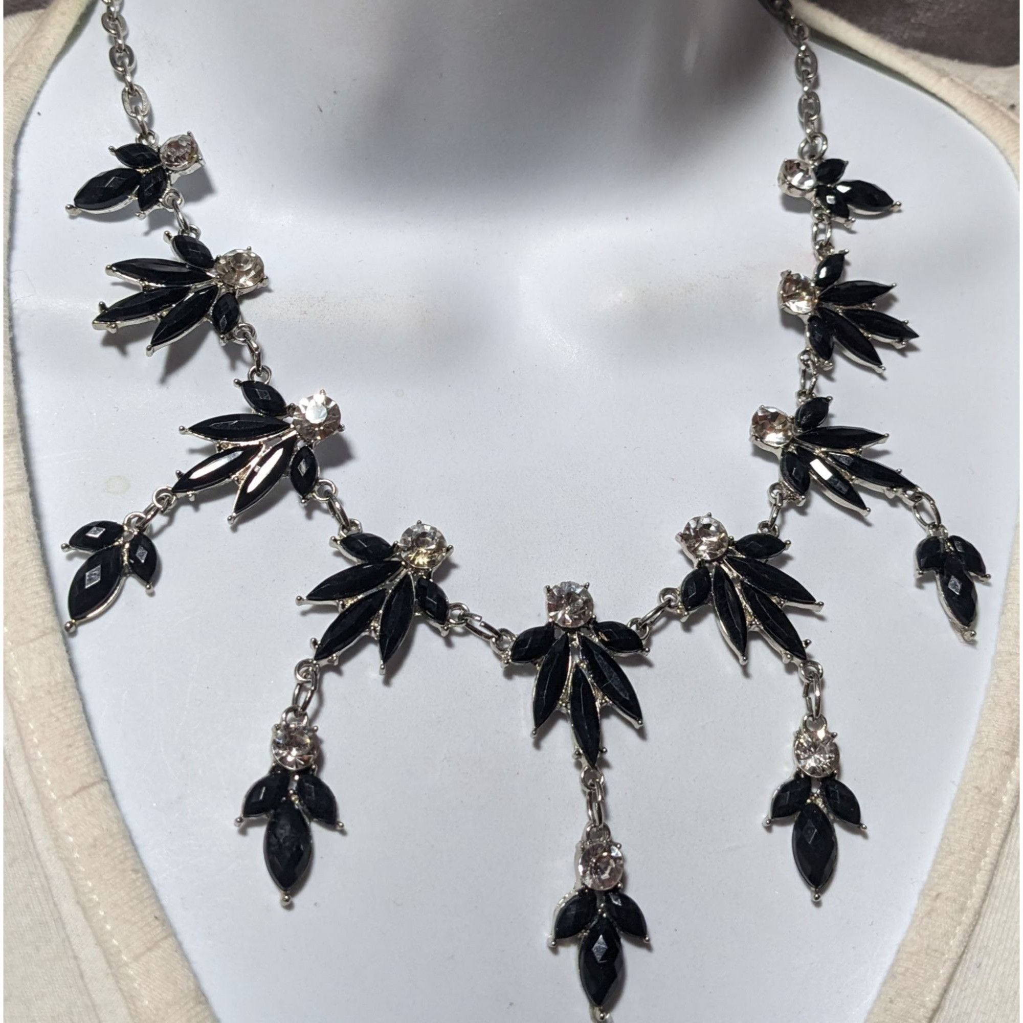 Other Charming Charlie Gothic Gemmed Fringe Necklace Size ONE SIZE - 6 Thumbnail