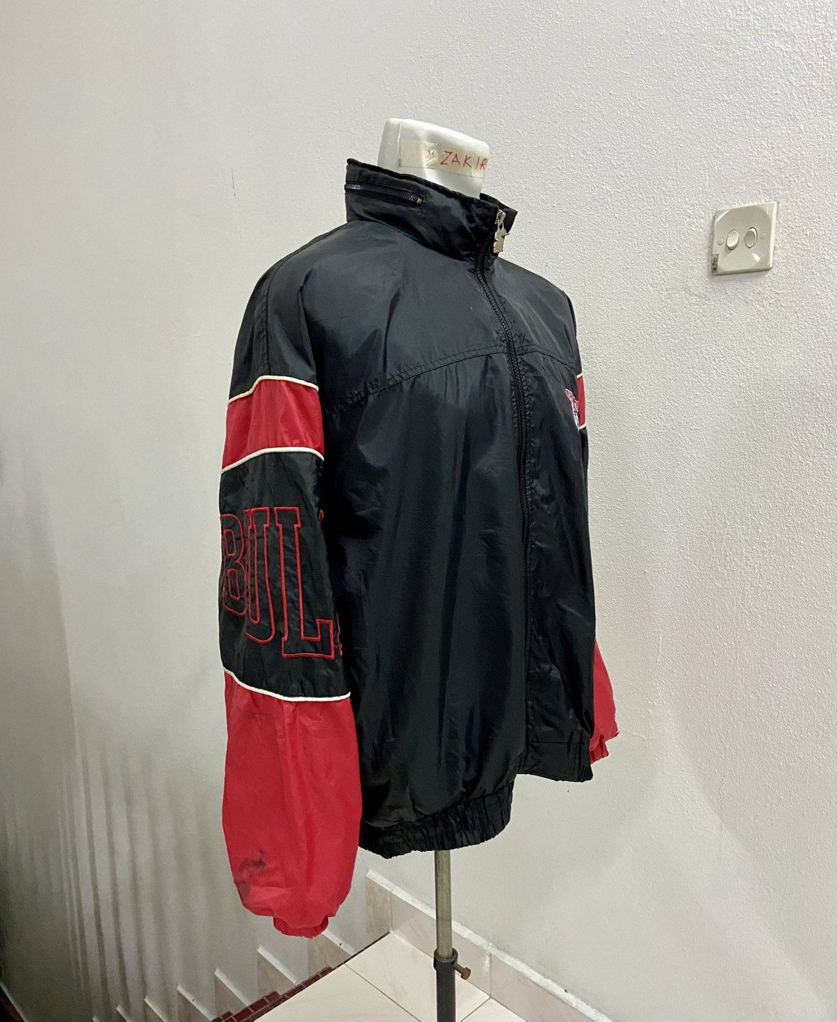 NBA × Vintage VINTAGE 90'S CHICAGO BULLS WINDBREAKER Size US L / EU 52-54 / 3 - 2 Thumbnail