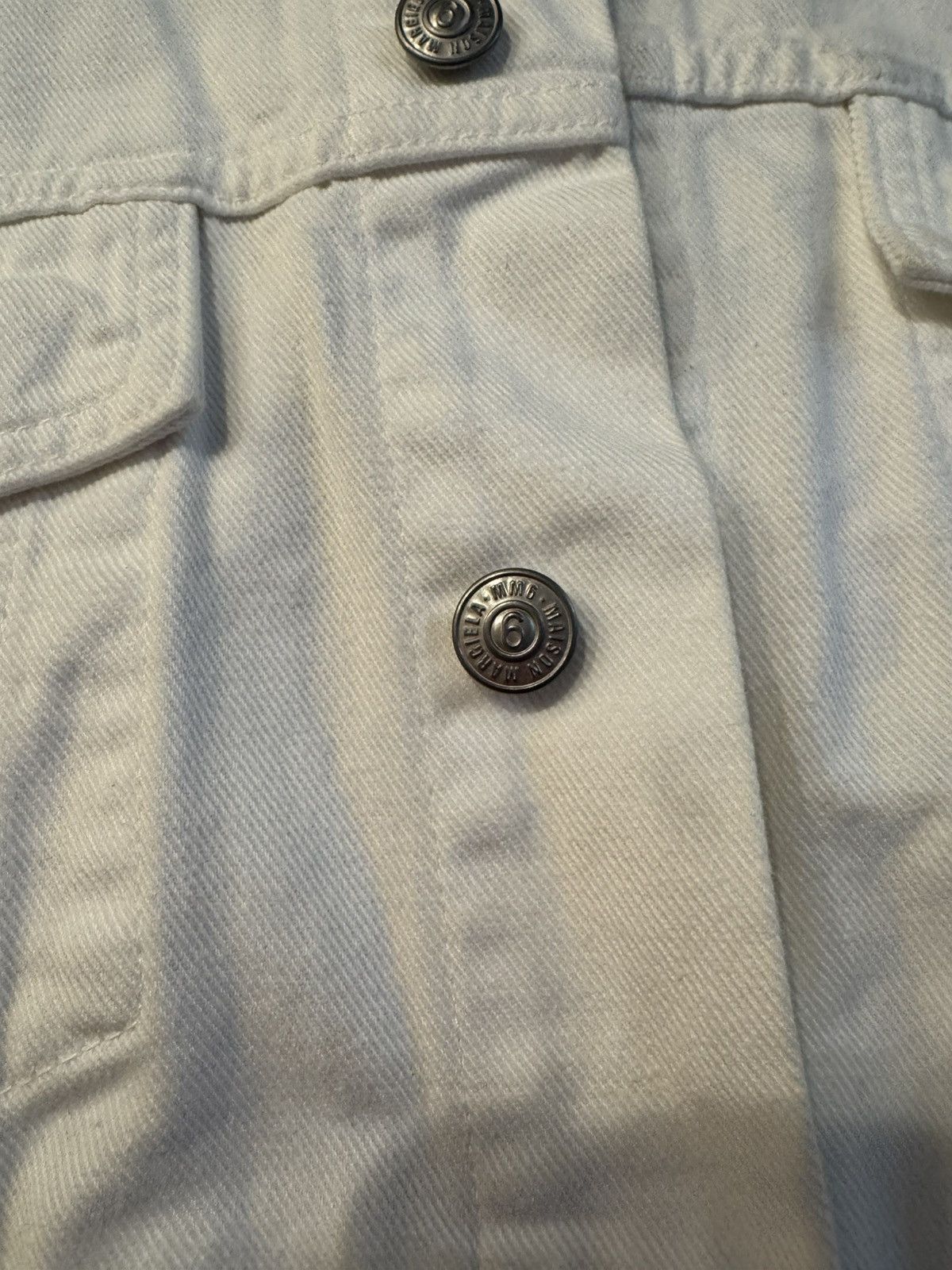MM6 MM6 Maison Margiela White Cut-Out Denim Jacket Unisex EUC Size XS / US 0-2 / IT 36-38 - 6 Thumbnail