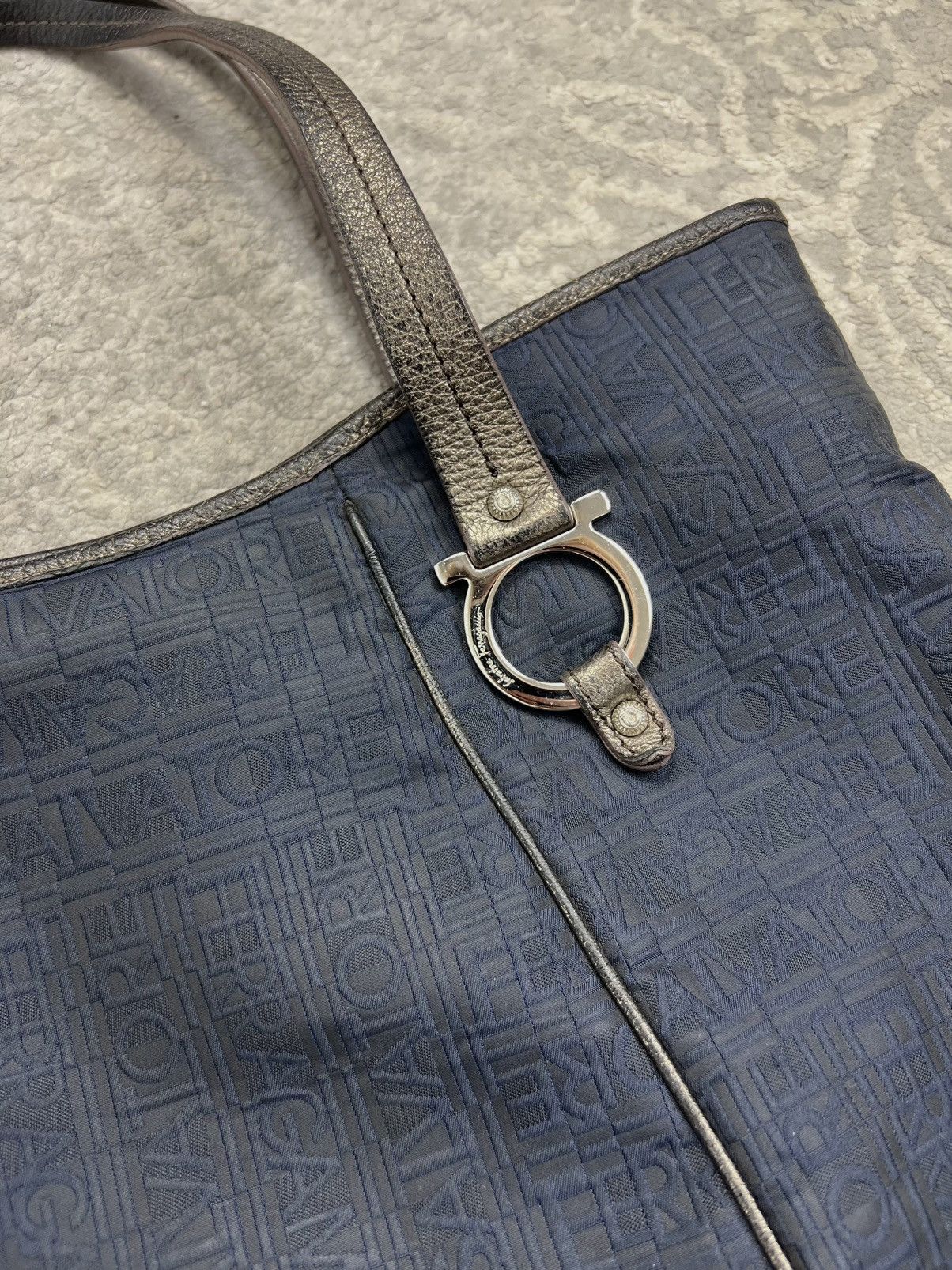 Salvatore Ferragamo Salvatore Ferragamo Made in Italy Multi Logo Handbag Size ONE SIZE - 4 Thumbnail