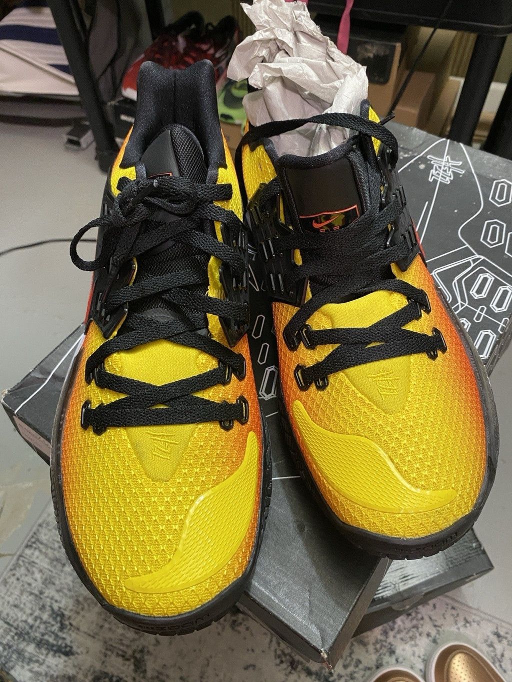 Nike Nike Kyrie Low 2 Ep Sunset AV6337-800 Size M 13 Size US 13 / EU 46 - 1 Thumbnail