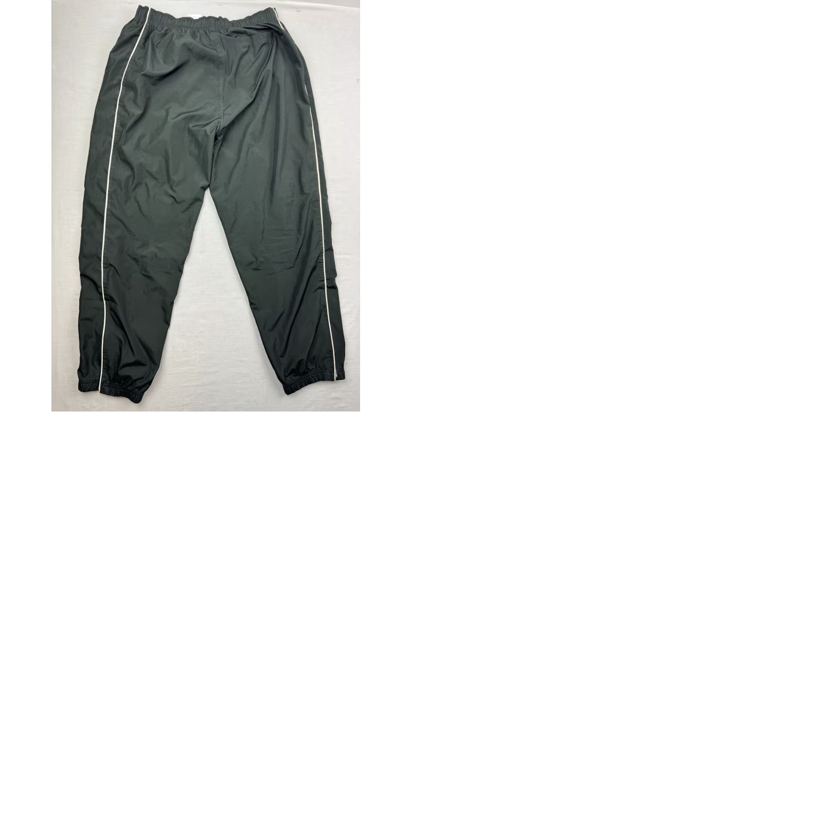 Reebok VINTAGE Reebok Track Pants Men XL Black Relaxed 30in 90s Y2K Hipster Sports Athletic Baggy Drawstring Pants women? No gender specified. Size US 36 / EU 52 - 10 Thumbnail