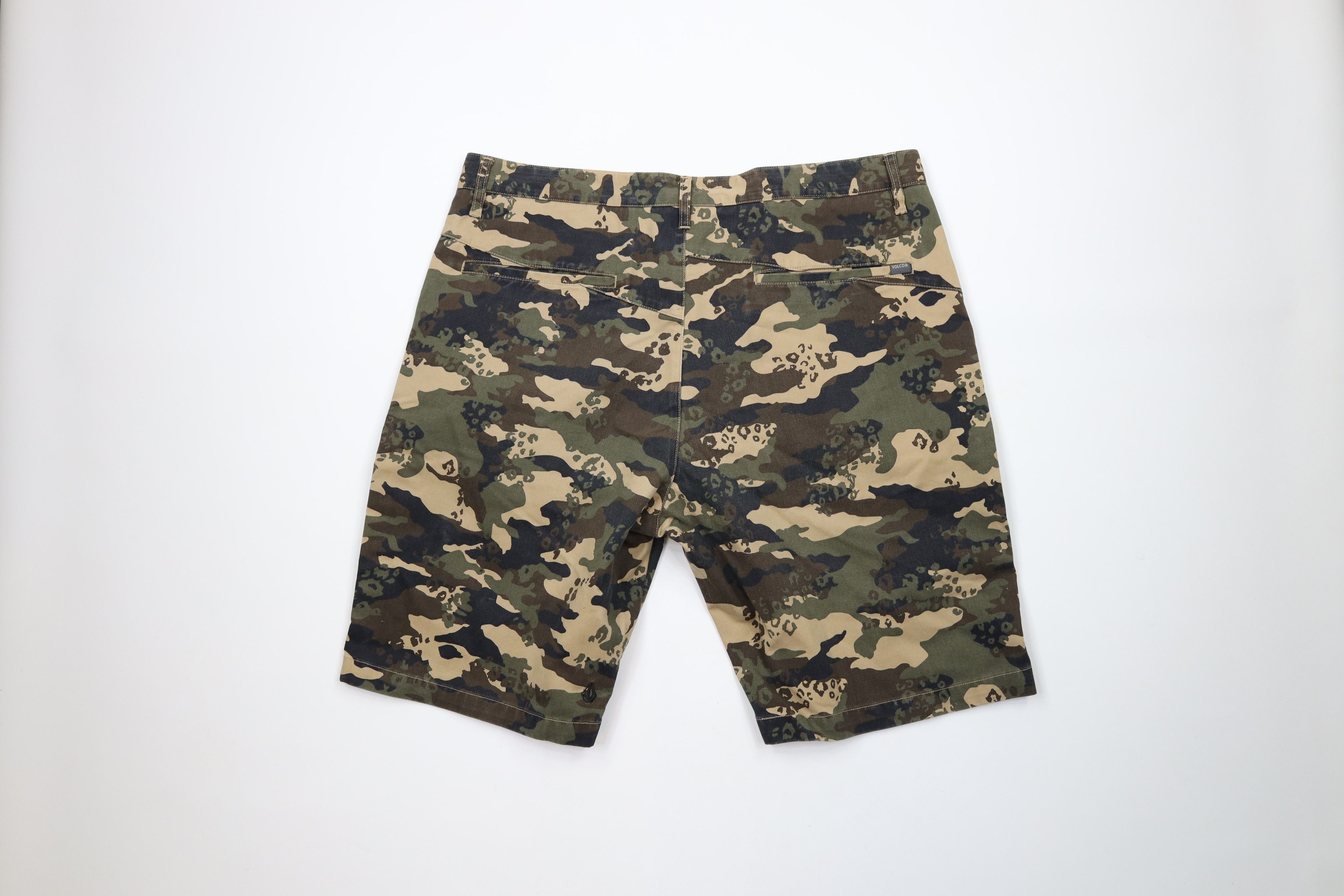 Vintage × Volcom Vintage Volcom Camouflage Skateboarding Chino Shorts Cotton Size US 38 / EU 54 - 9 Thumbnail