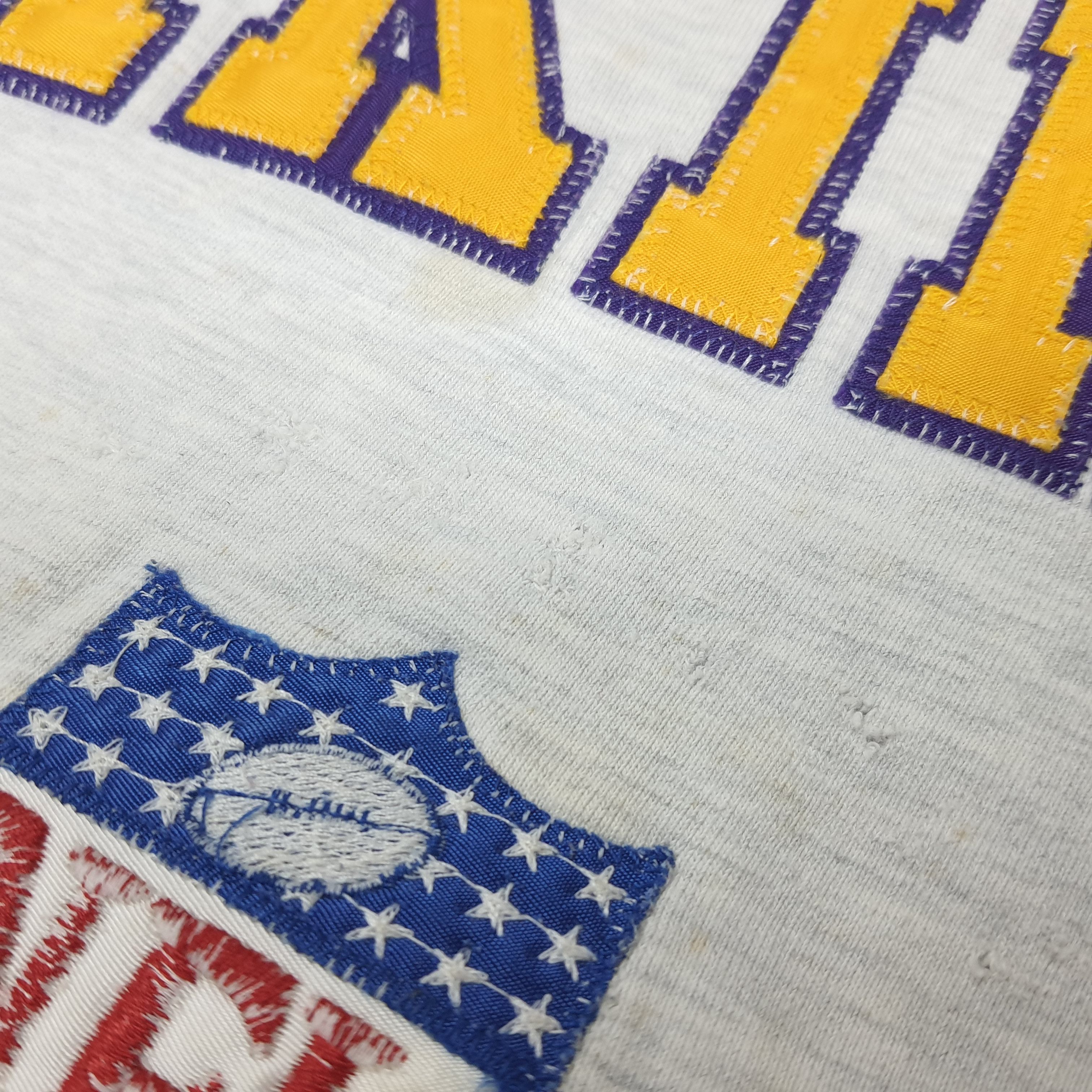 Russell Athletic Vintage 90s NFL Russell Minnesota Vikings Sweatshirt C286N2 Size US XL / EU 56 / 4 - 15 Thumbnail