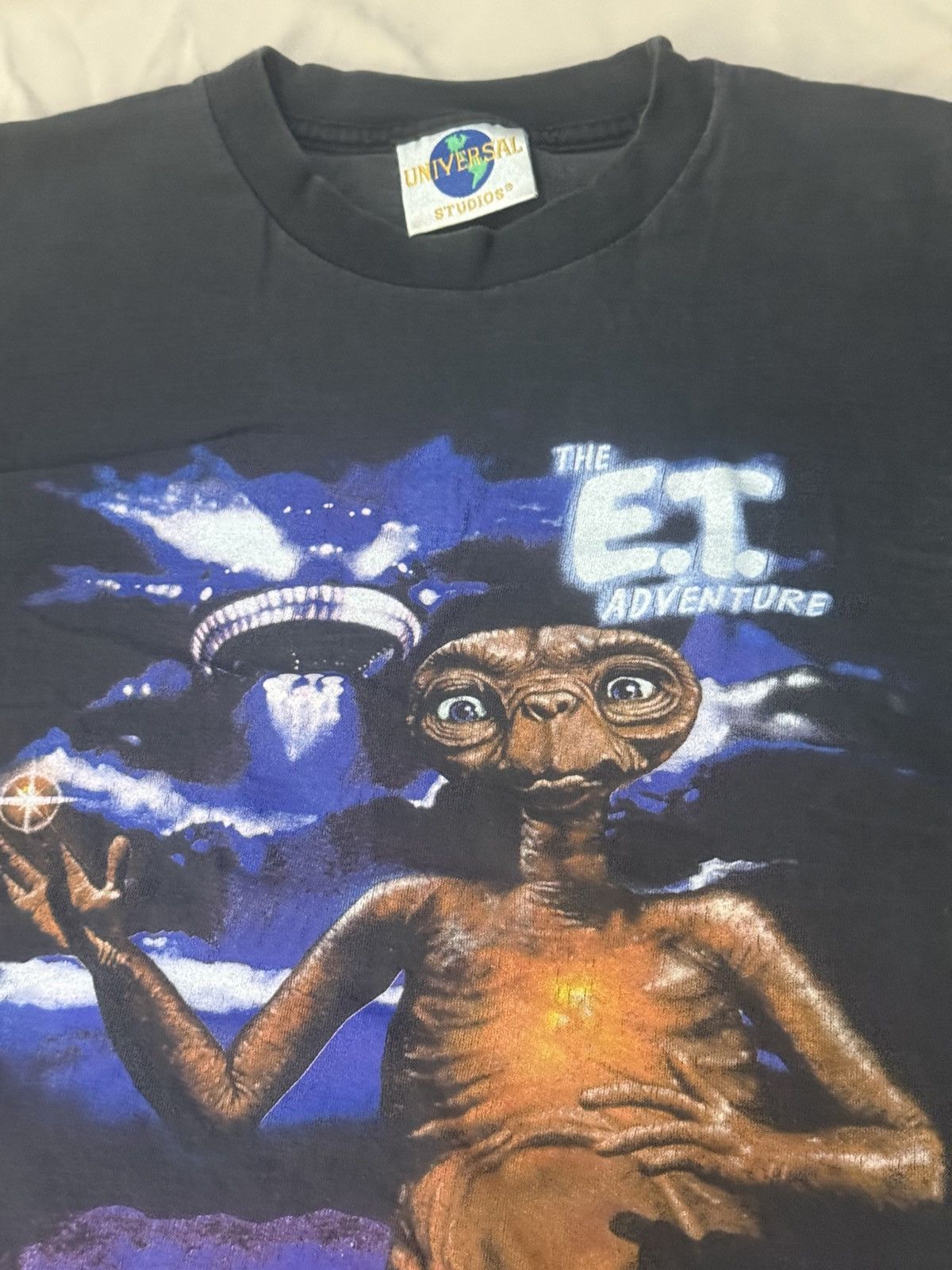 Vintage Vintage 90s E.T. Universal Studios T-Shirt Size US S / EU 44-46 / 1 - 6 Thumbnail