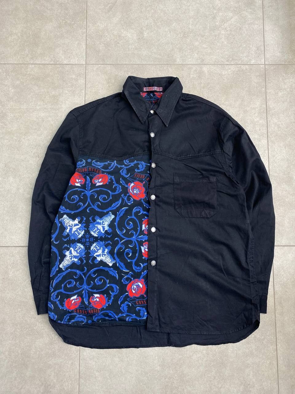 Band Tees Vintage Guns n' Roses Stratocaster Printing Buttons Shirt Size US XL / EU 56 / 4 - 1 Thumbnail