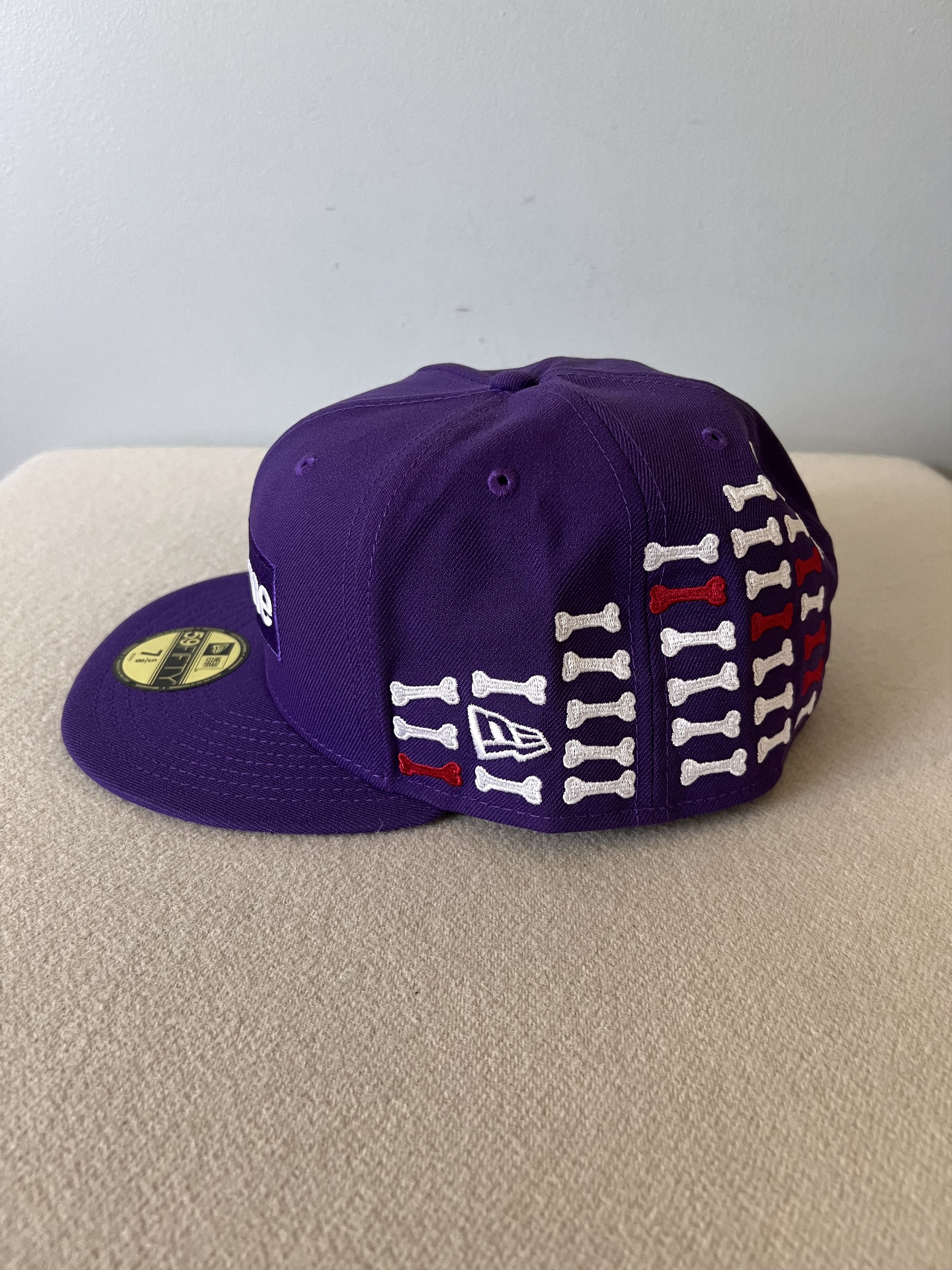New Era × Supreme 7 5/8 Supreme New Era Bones Box Logo 59FIFTY Fitted Hat Size ONE SIZE - 3 Thumbnail