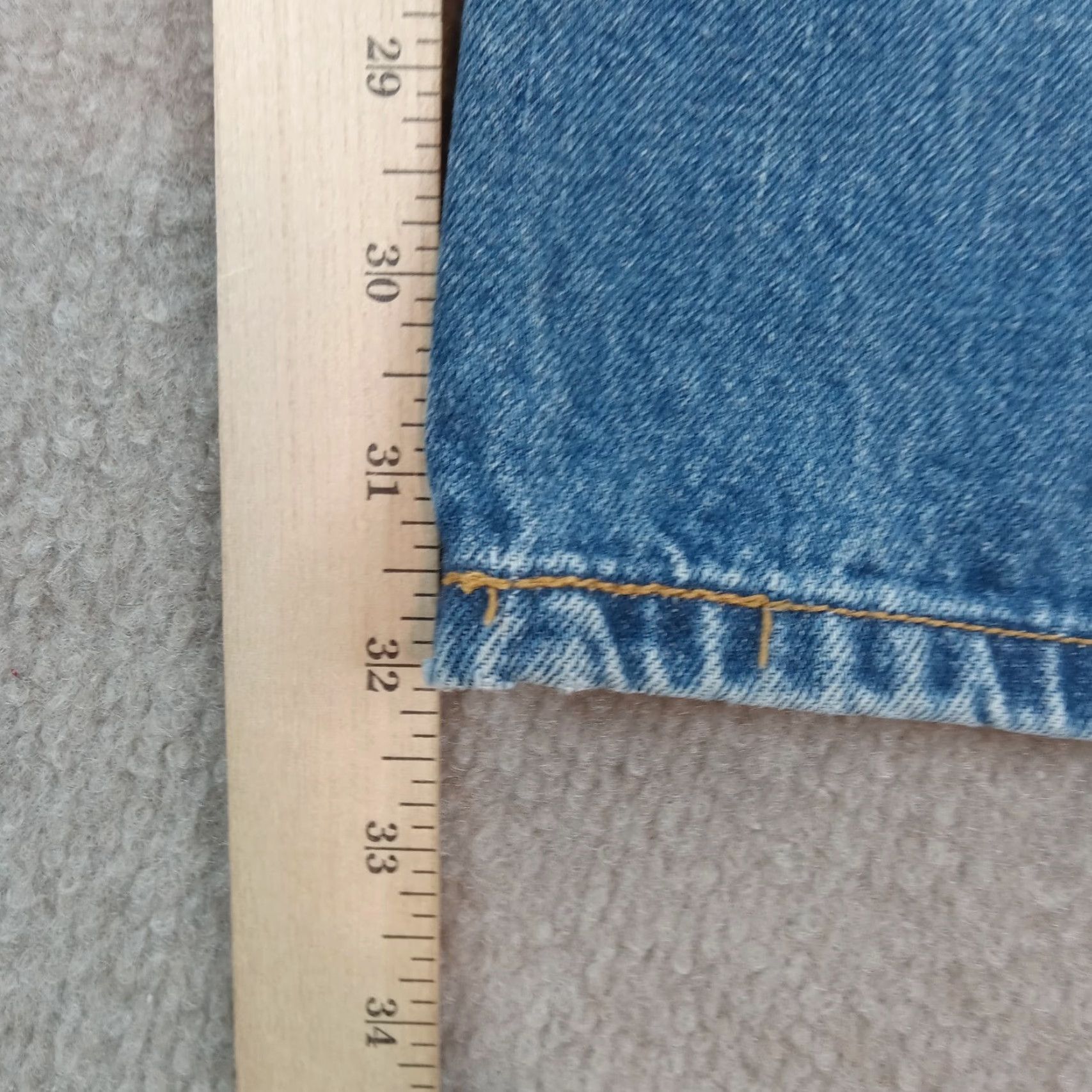 Levi's Levis 501 Jeans Mens 32x32 Blue Denim Straight Leg 5-Pocket Cotton Regular Fit Size US 32 / EU 48 - 3 Thumbnail