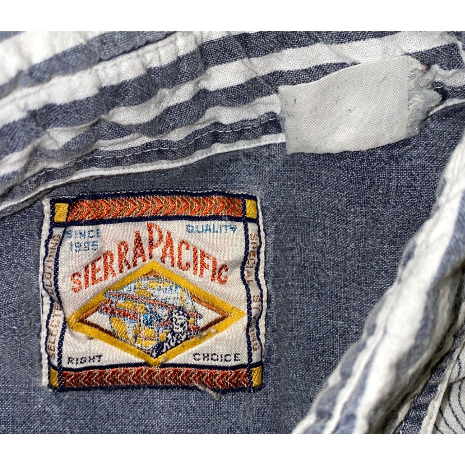 Vintage VINTAGE Sierra Pacific Men's Long Sleeve Button-Up Shirt Adult Large Gray/White Striped Casual Size US L / EU 52-54 / 3 - 7 Thumbnail