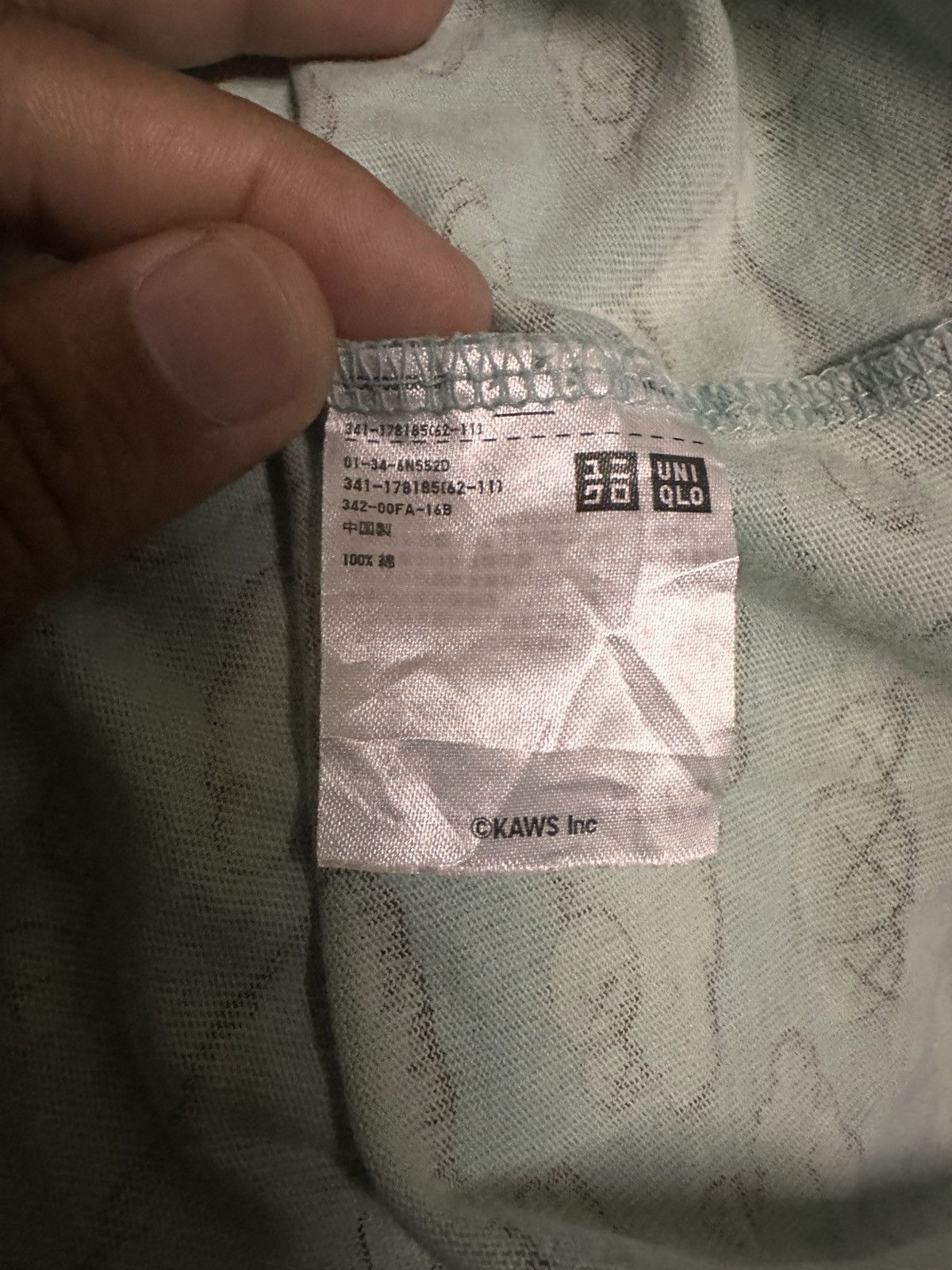 Kaws × Uniqlo Uniqlo x Kaws Tee Size US L / EU 52-54 / 3 - 7 Thumbnail