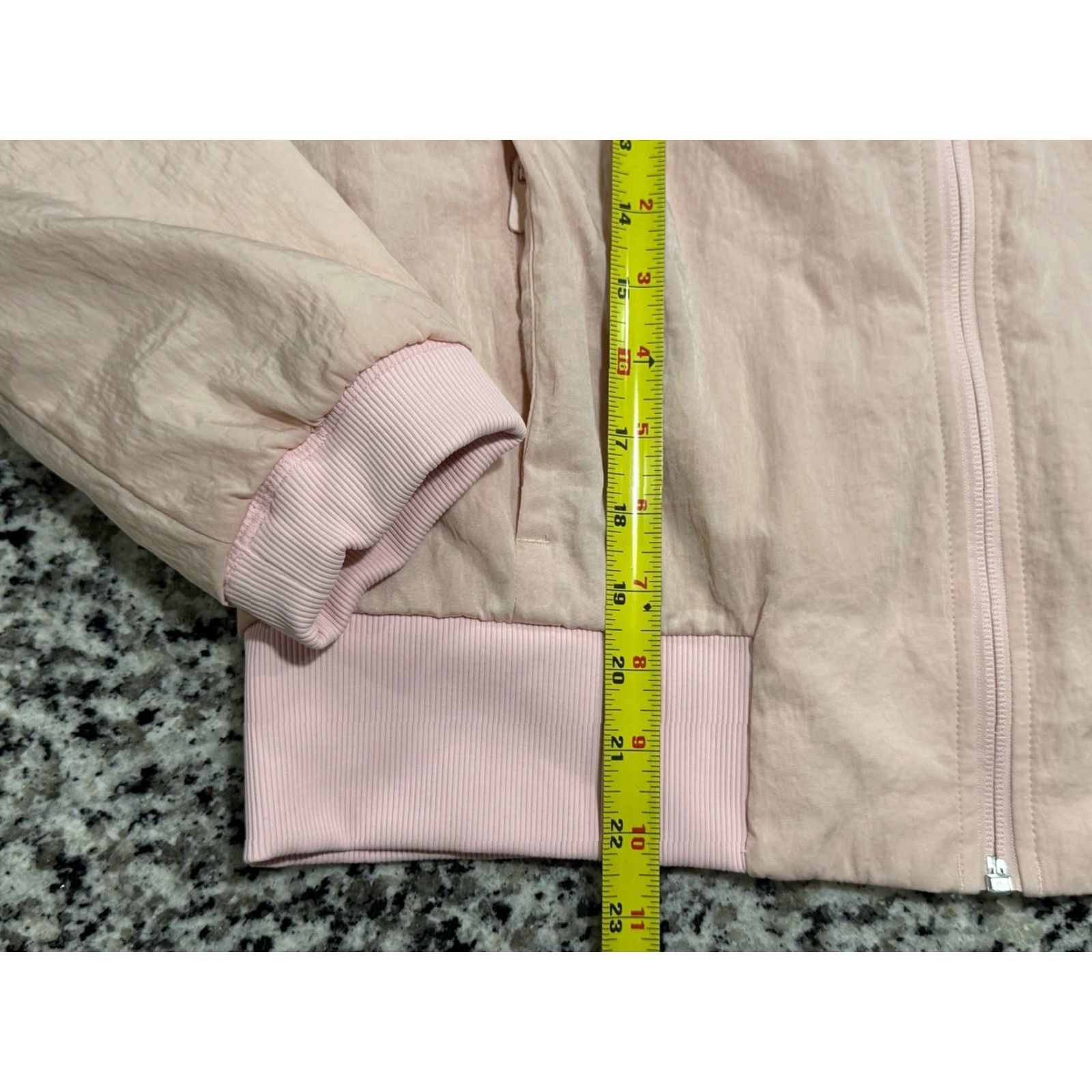 Lululemon Lululemon Non-Stop Bomber Reversible Jacket Misty Pink Quilted Sz 8 Size M / US 6-8 / IT 42-44 - 3 Thumbnail