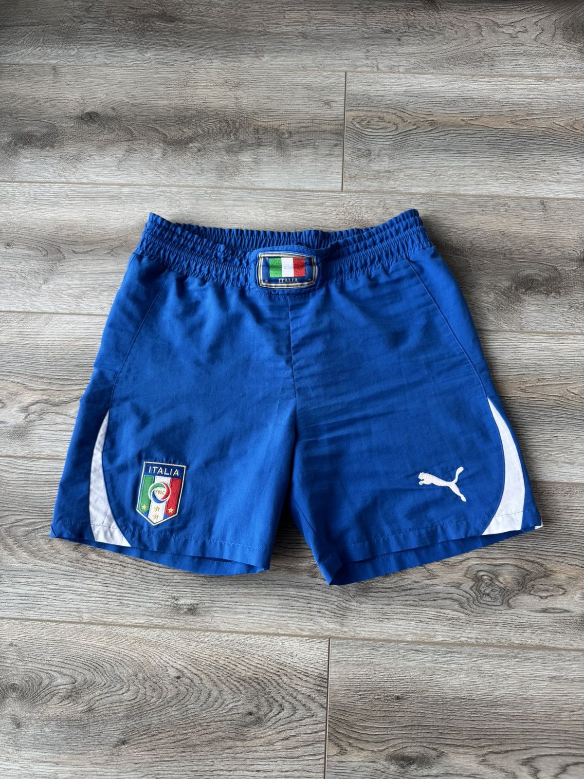 Puma Vintage Puma Italia Soccer Shorts Italy Size US 30 / EU 46 - 1 Thumbnail