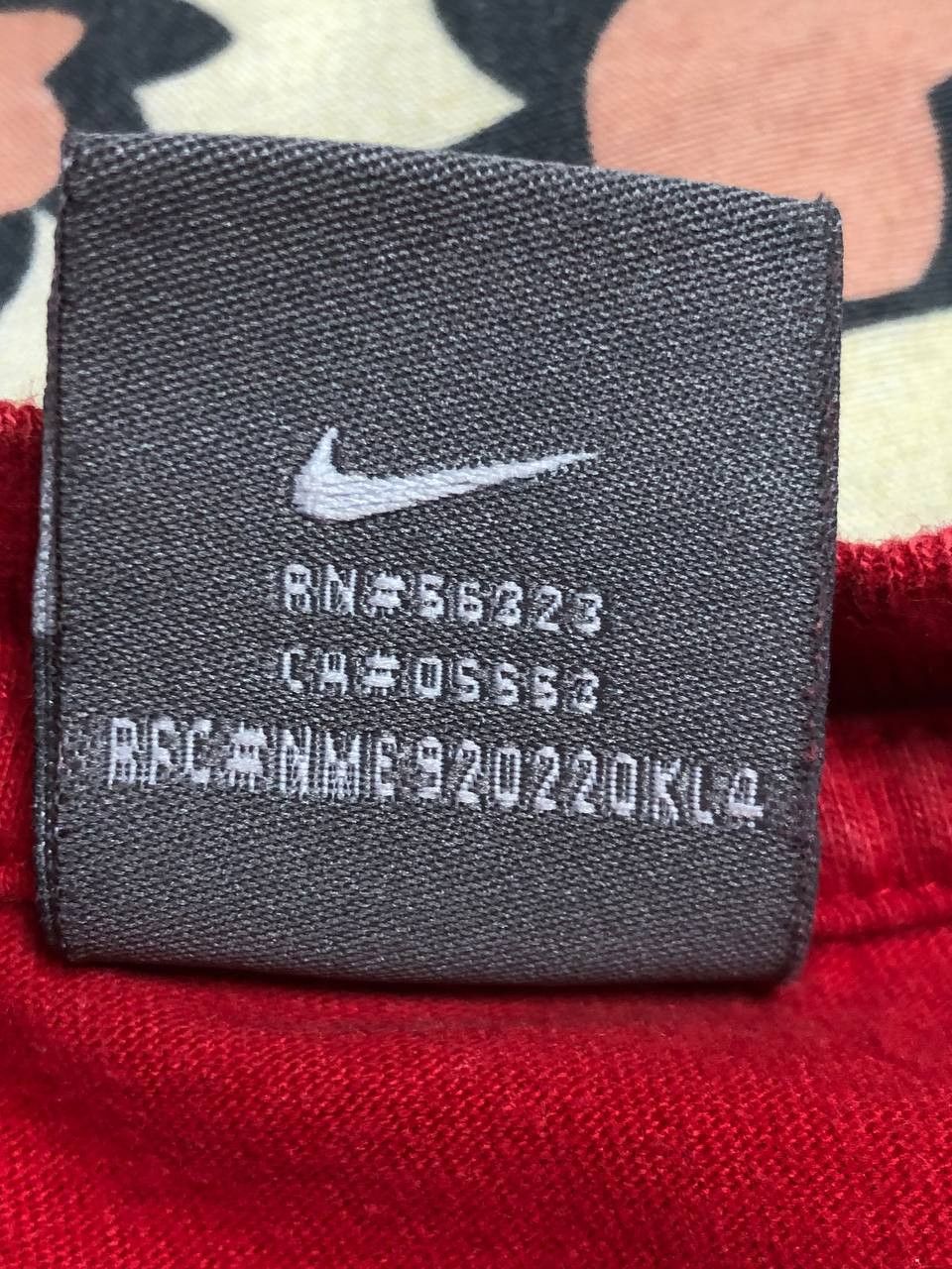 Nike × Vintage Vintage Nike Center Swoosh T-Shirt Size US M / EU 48-50 / 2 - 3 Thumbnail