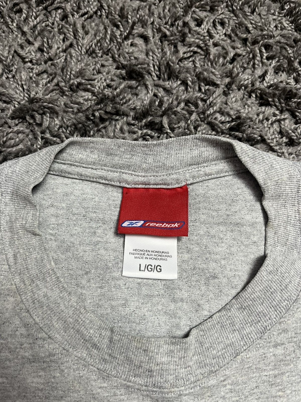 Reebok Vtg 00s Reebok Buccaneers NFL Grey Tee Y2K Style Size US L / EU 52-54 / 3 - 4 Thumbnail