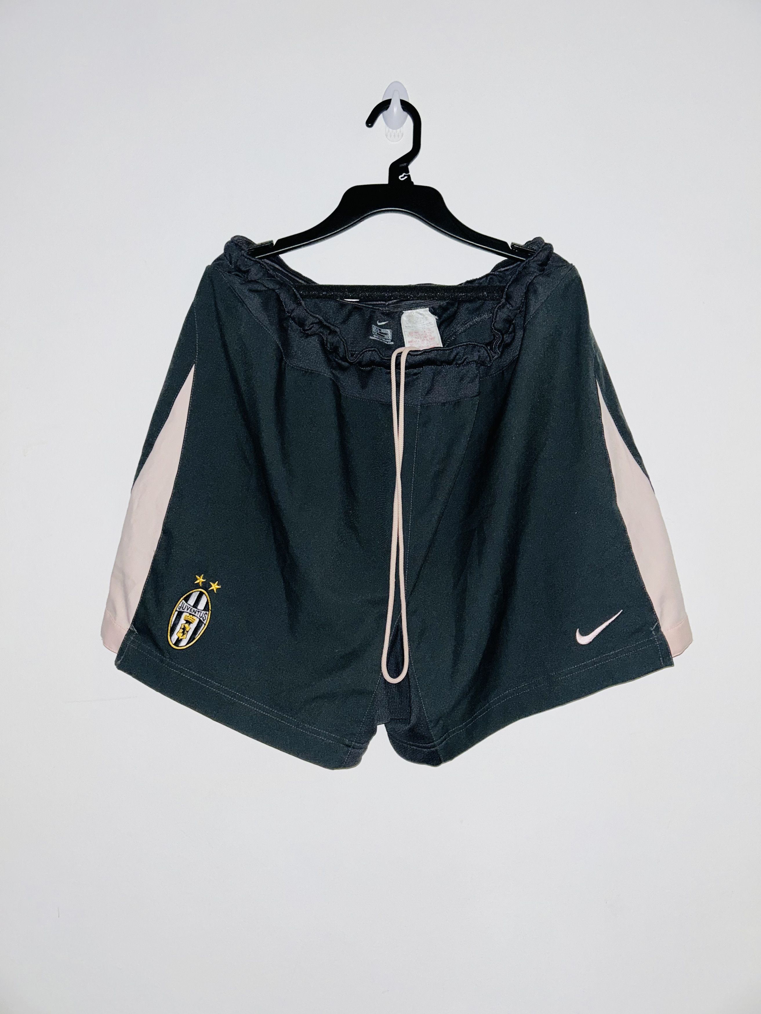 Nike Juventus 2002/03 shorts Size US XL / EU 56 / 4 - 1 Thumbnail