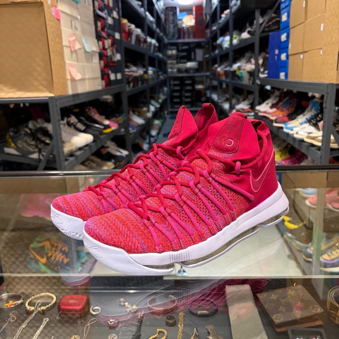 Nike Nike Pink Lowtop Sneakers 10 Men Size US 10 / EU 43 - 1 Thumbnail