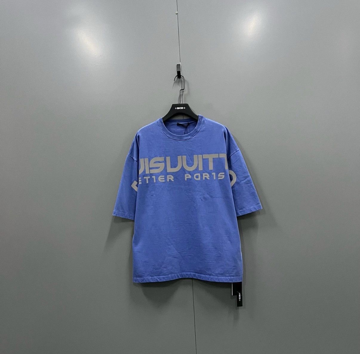 Louis Vuitton Louis Vuitton Blue Reflective Logo Short Sleeve T-shirt J41 Size US L / EU 52-54 / 3 - 1 Thumbnail