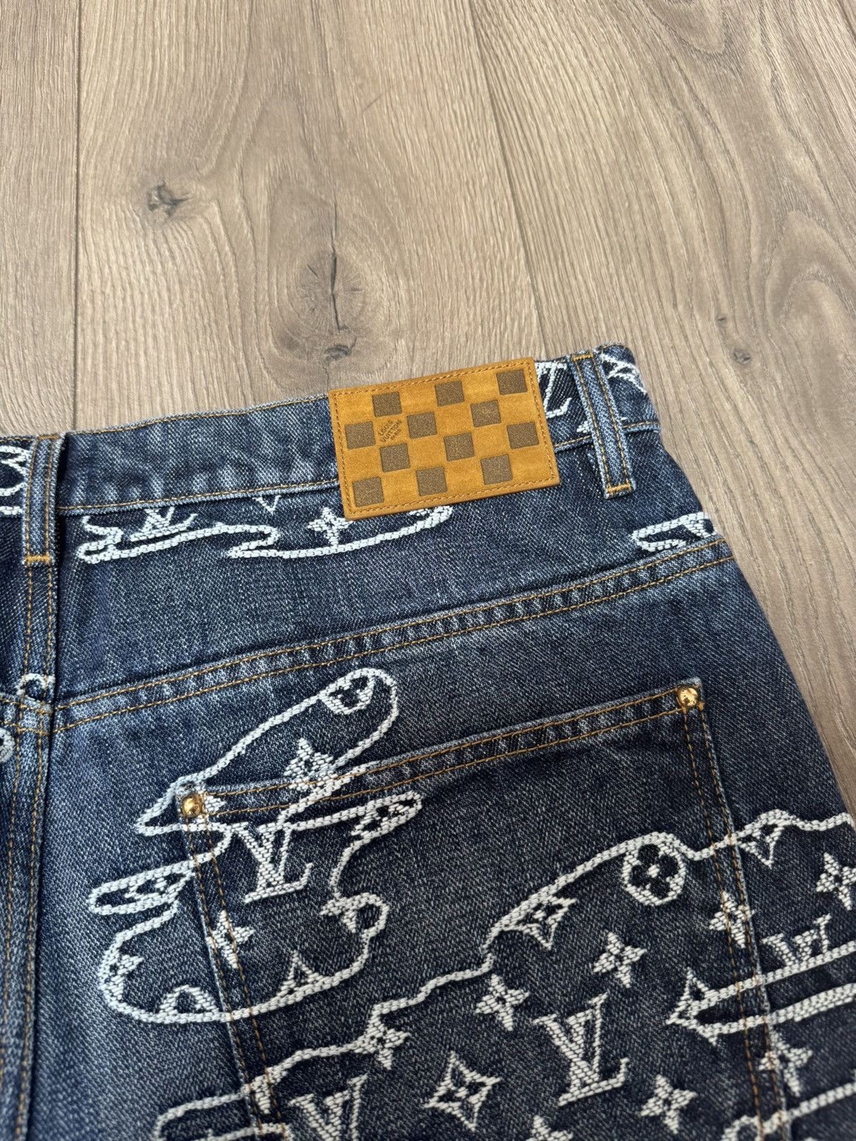 Louis Vuitton Louis Vuitton Monogram Cloud Denim Jeans Size 34 Size US 34 / EU 50 - 15 Thumbnail