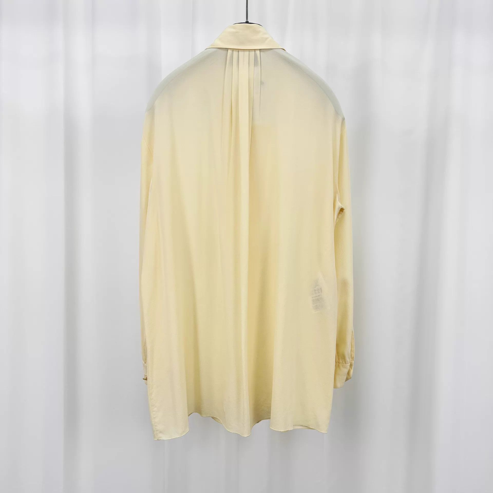 Gucci Gucci Ruffle Silk Shirt 40 99 New GG Enamel Button Size S / US 4 / IT 40 - 2 Thumbnail
