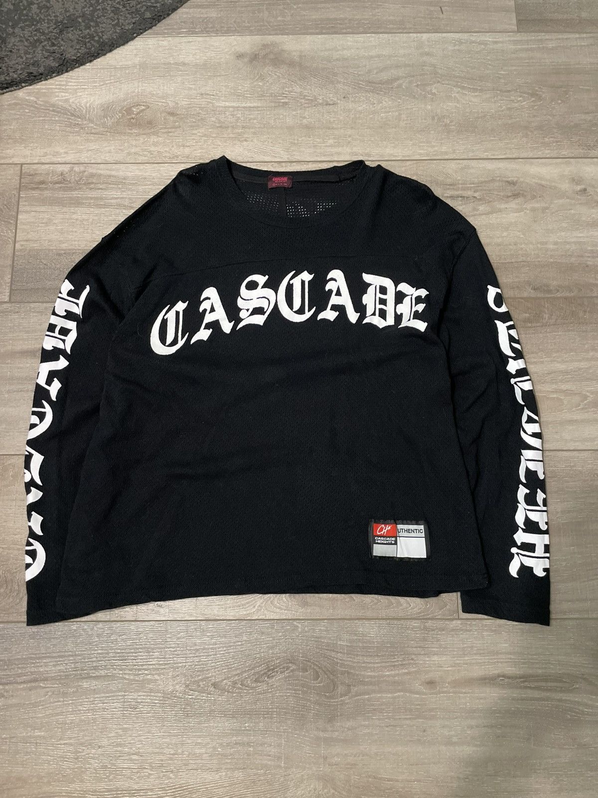 Other Cascade Heights Long sleeve Tee Size US S / EU 44-46 / 1 - 1 Thumbnail