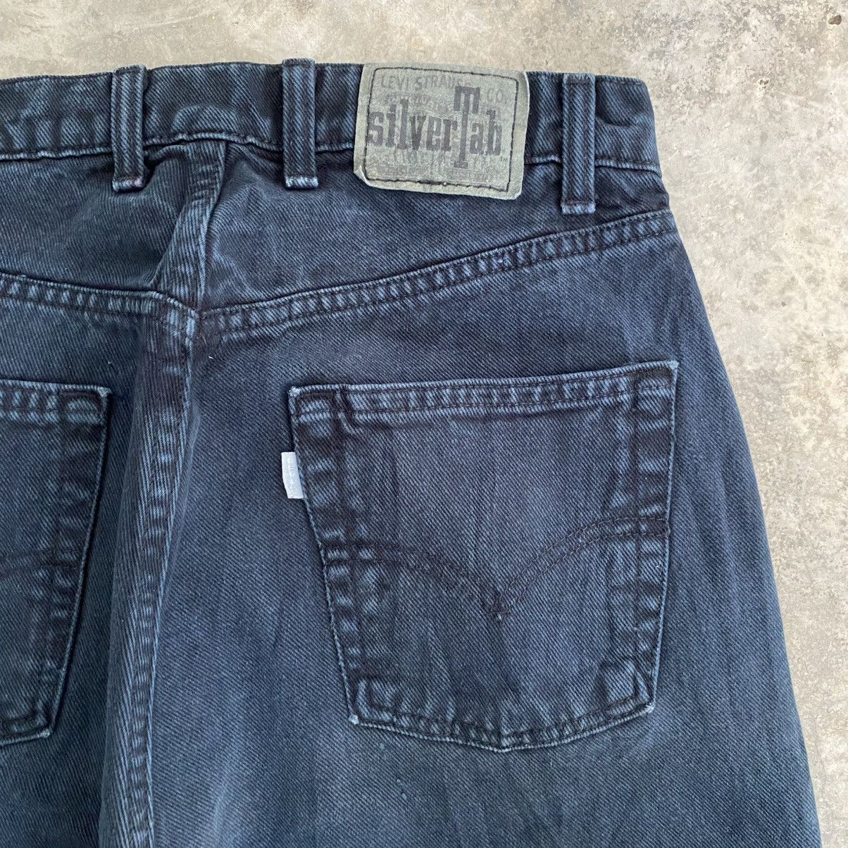 Levi's Vintage 1995 Levis Silvertab “Baggy” Faded Black Jeans Size US 32 / EU 48 - 14 Thumbnail