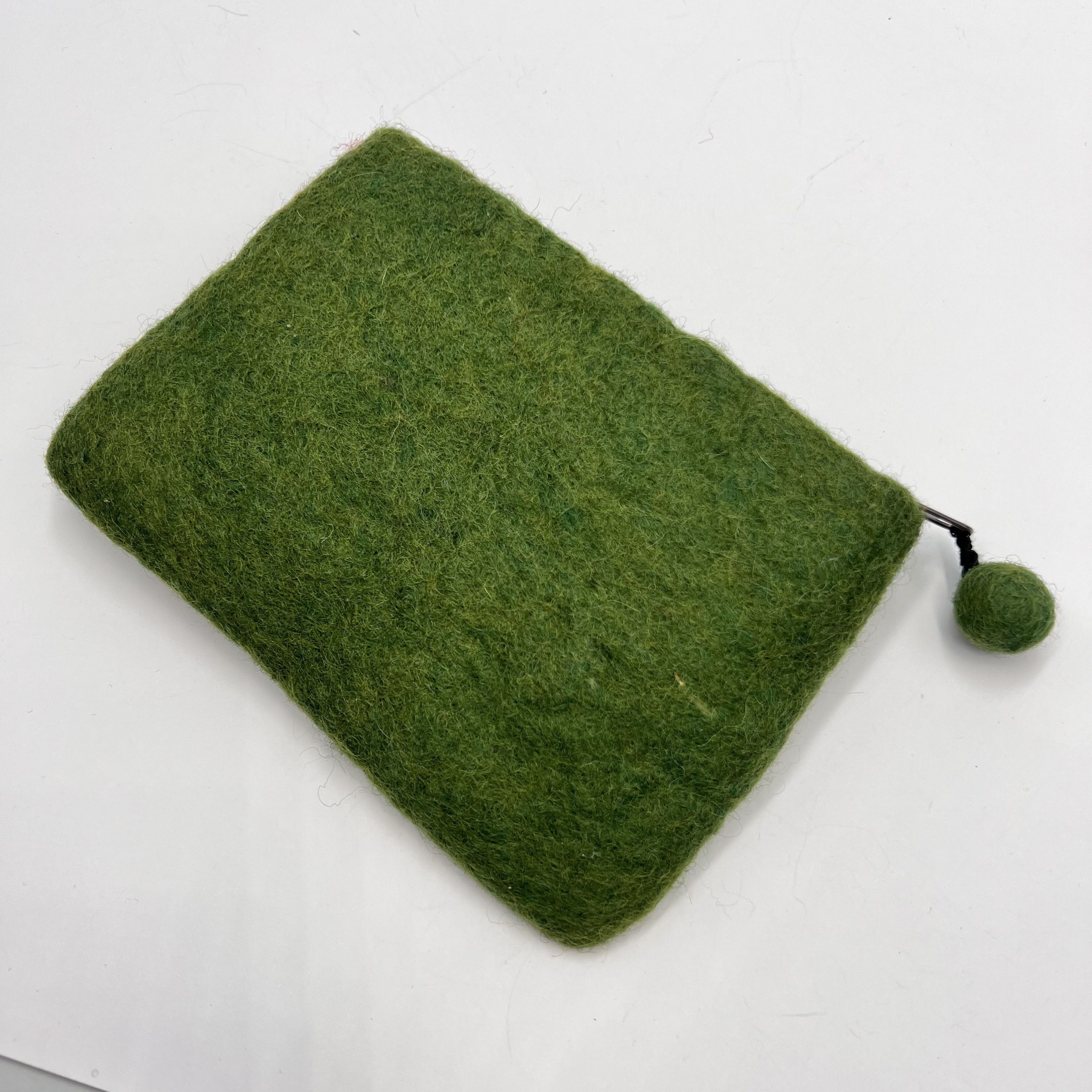 Handmade Handmade Green Felt Wool Coin Purse Floral Zip Pouch Nepal Size ONE SIZE - 2 Thumbnail