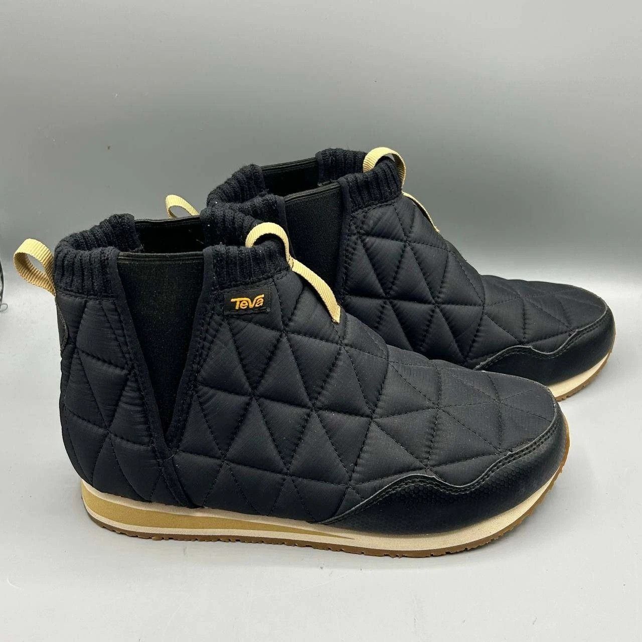 Teva Teva Ember Mid Women 7 Waterproof Quilted Chelsea 1106209 Size US 7 / IT 37 - 1 Thumbnail