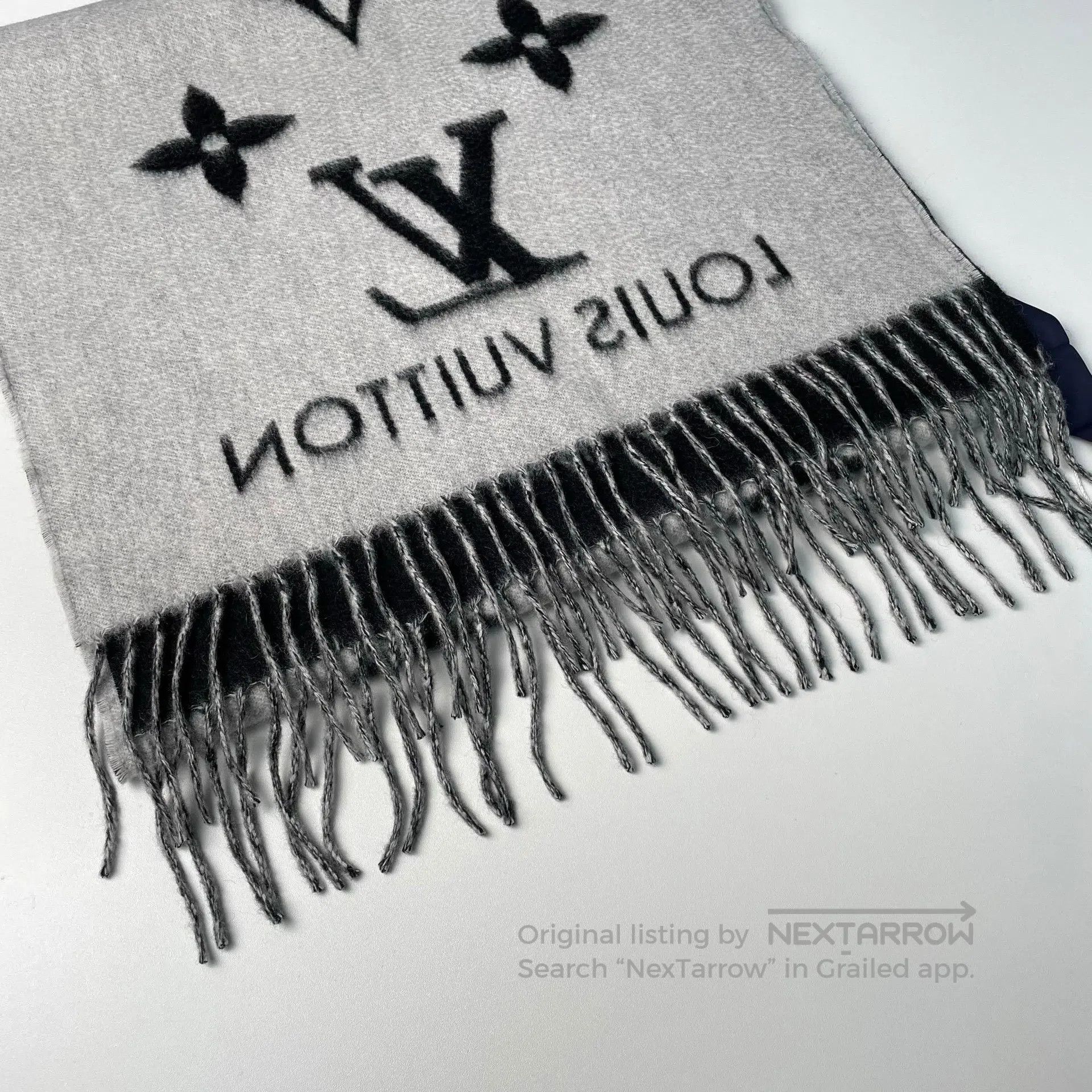 Louis Vuitton Louis Vuitton Black and Gray Full Logo Cashmere Double-Fac Size ONE SIZE - 4 Thumbnail